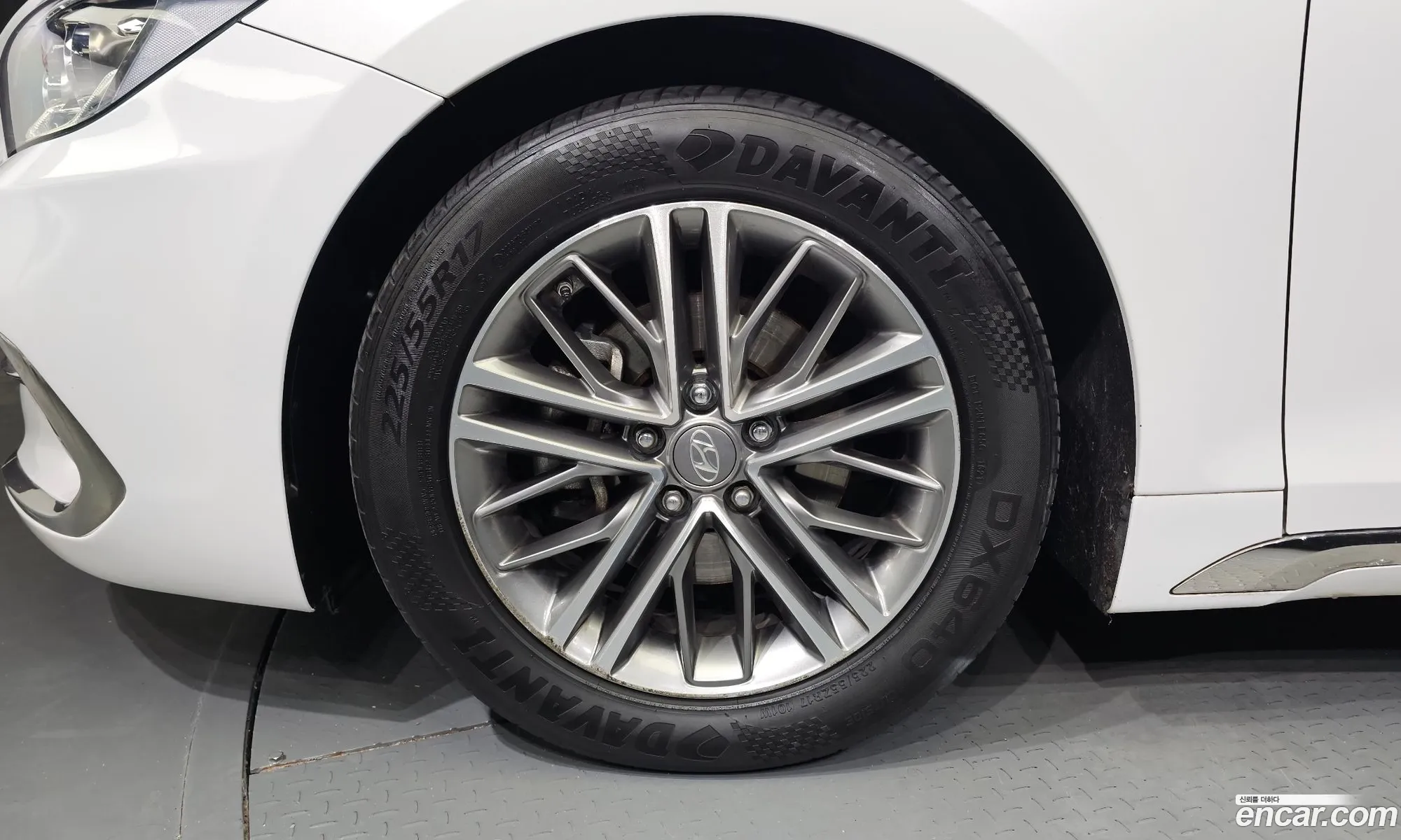 Hyundai Grandeur Ig 24 Modern Basic Rental Car - фотография 12734850