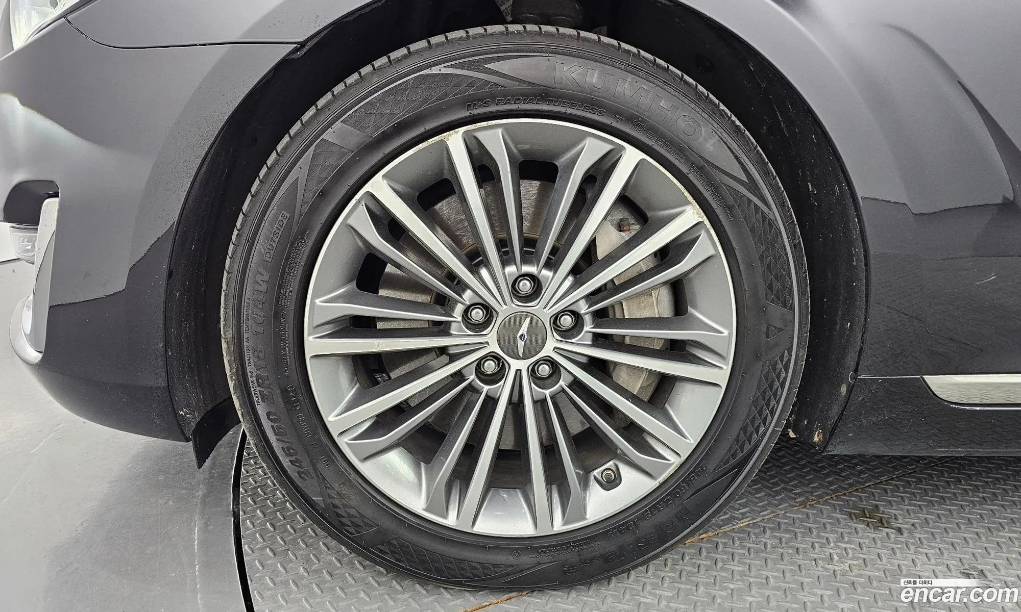 Genesis G90 I 38 Gdi Awd 2018 - фотография 17226727