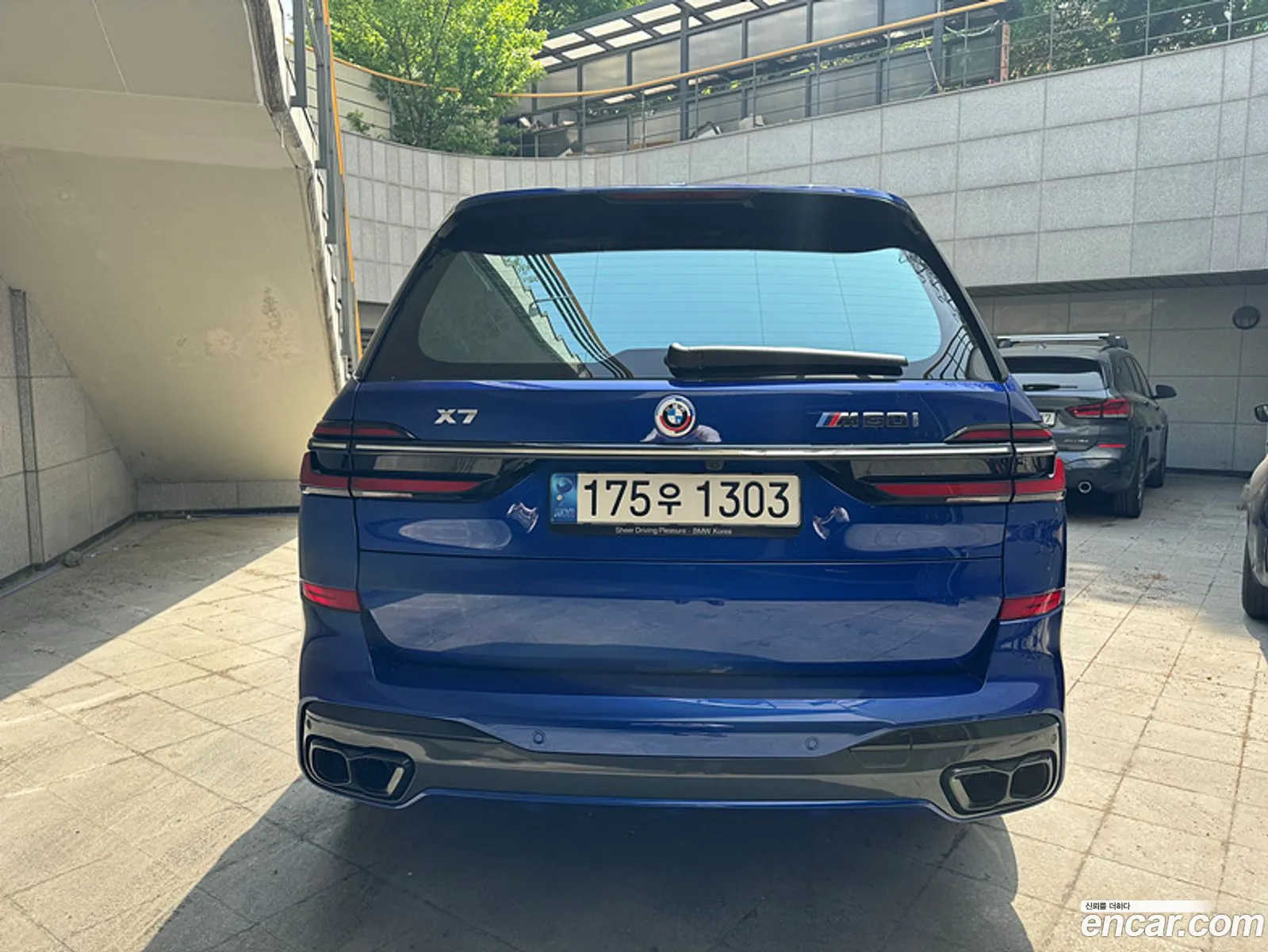 BMW X7 M60I xDrive First Edition 6-Seater 2023 - фотография 6156
