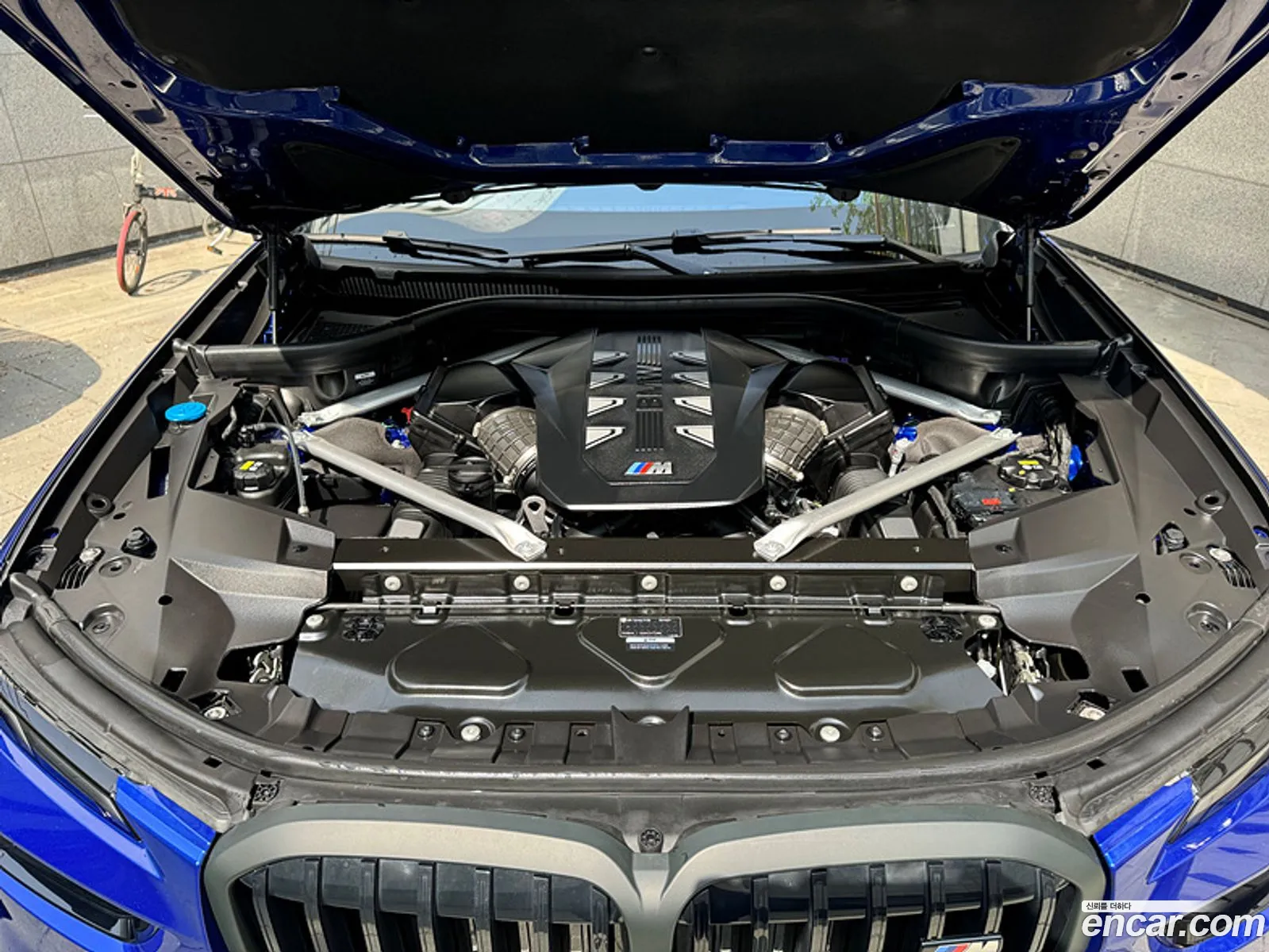 BMW X7 M60I xDrive First Edition 6-Seater 2023 - фотография 6158