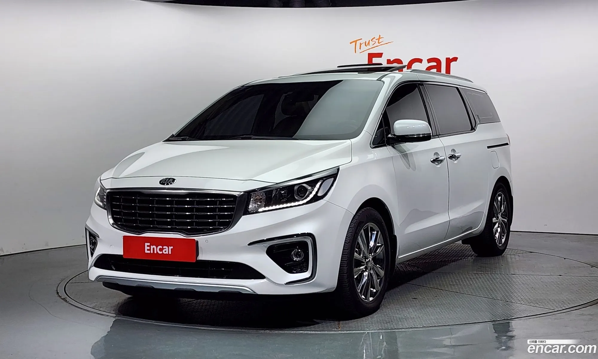 Kia Carnival 9-Seater Prestige 2020 - фотография 12345236