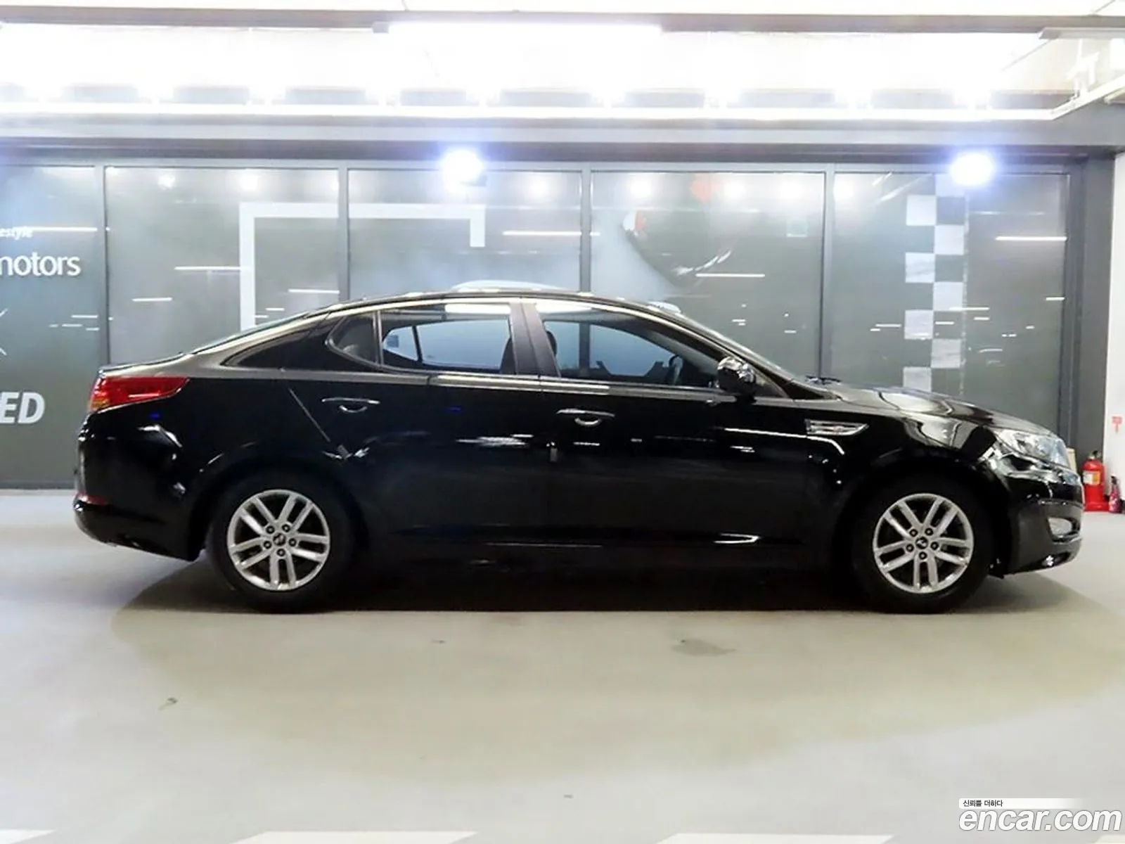 Kia K5 I 20 Smart 2011 - фотография 19764072