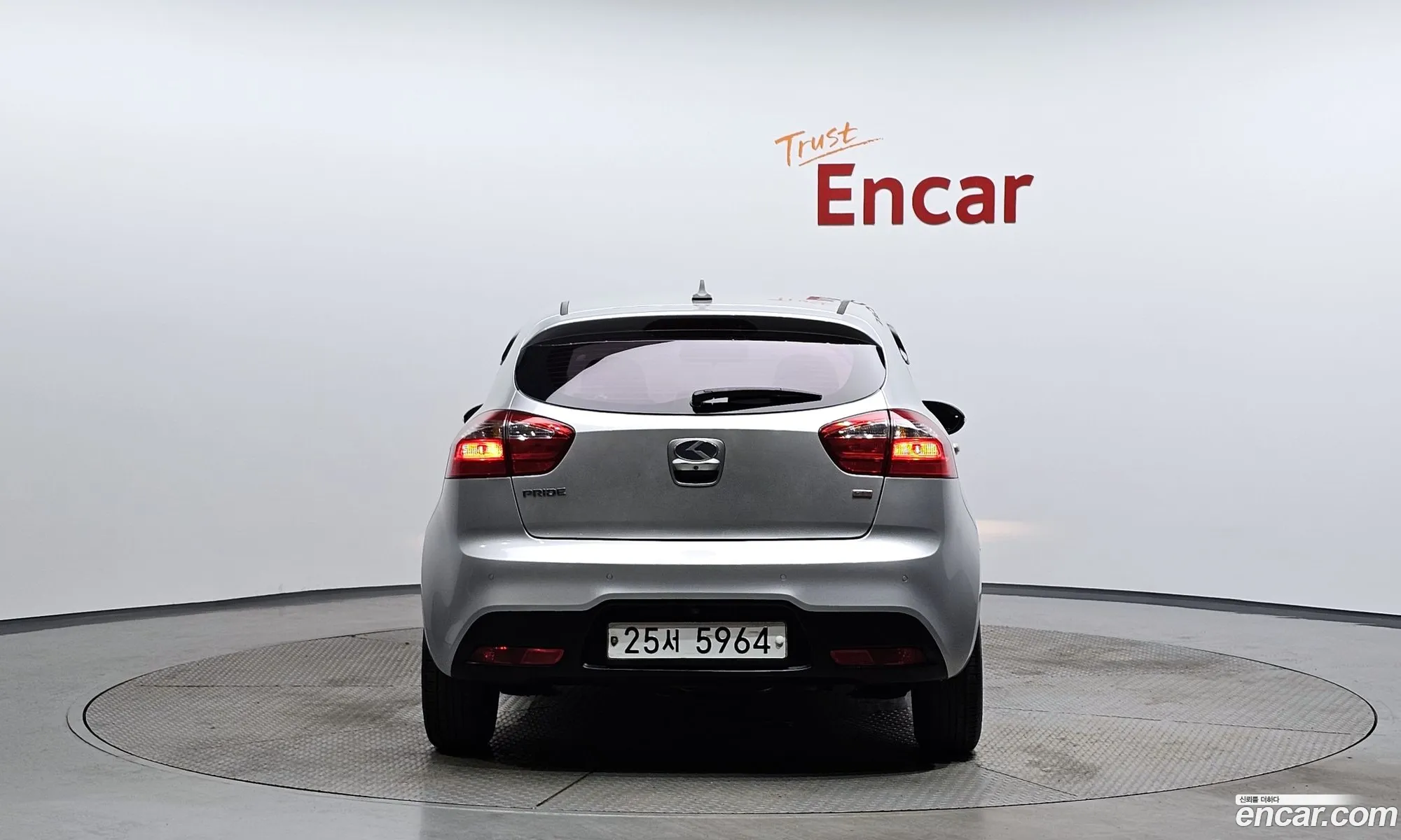 Kia Pride Iii 16 Gdi Hatchback 2013 - фотография 16785437