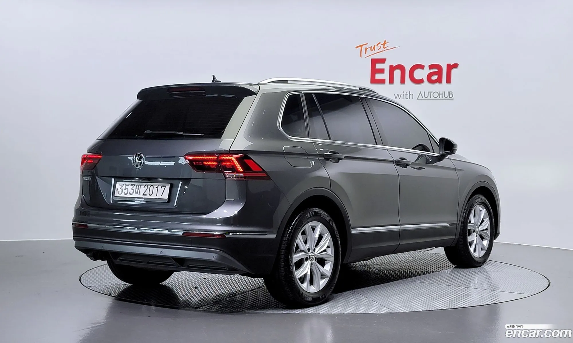 Volkswagen Tiguan Ii 20 Tdi Premium 2020 - фотография 8020271