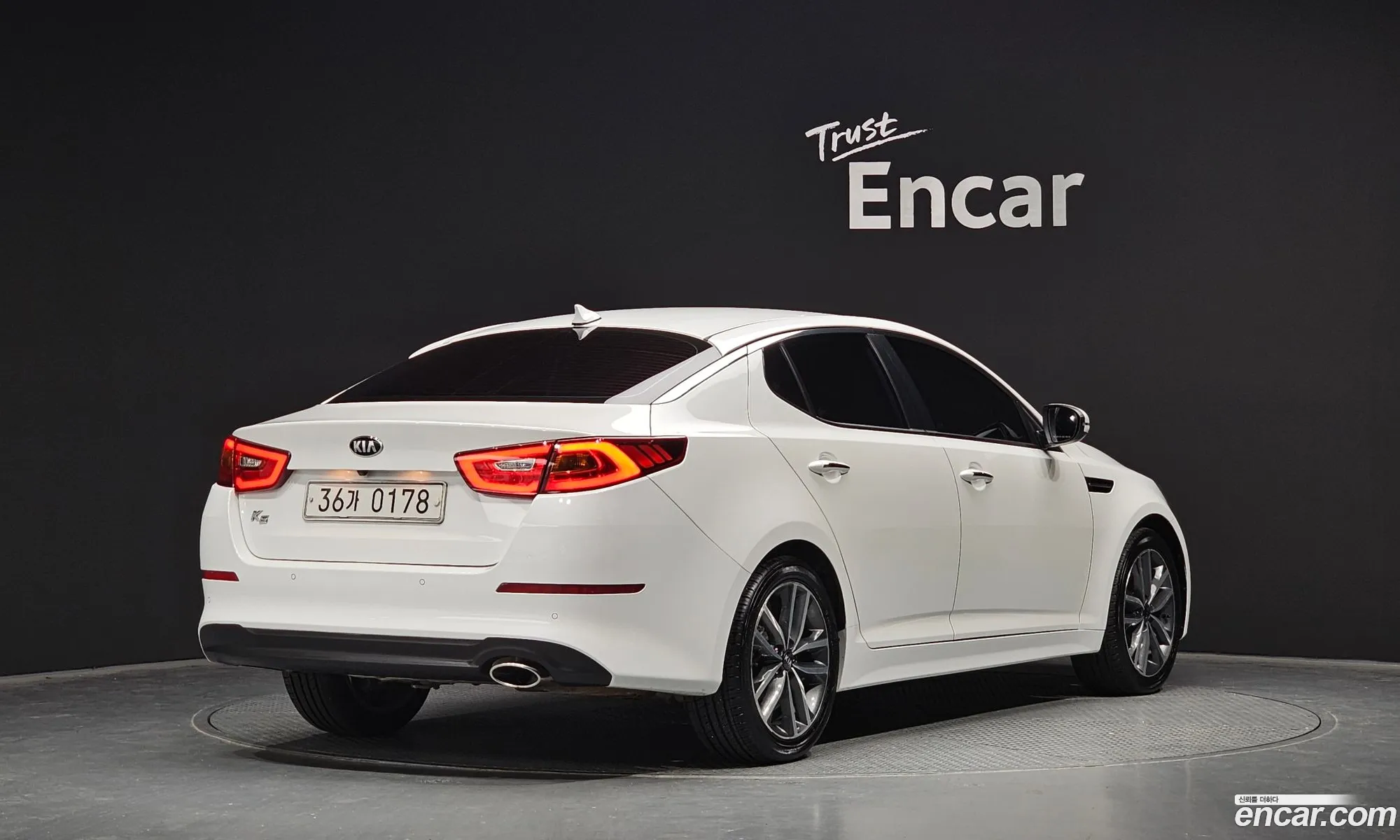 Kia K5 I Luxury 2014 - фотография 19880911