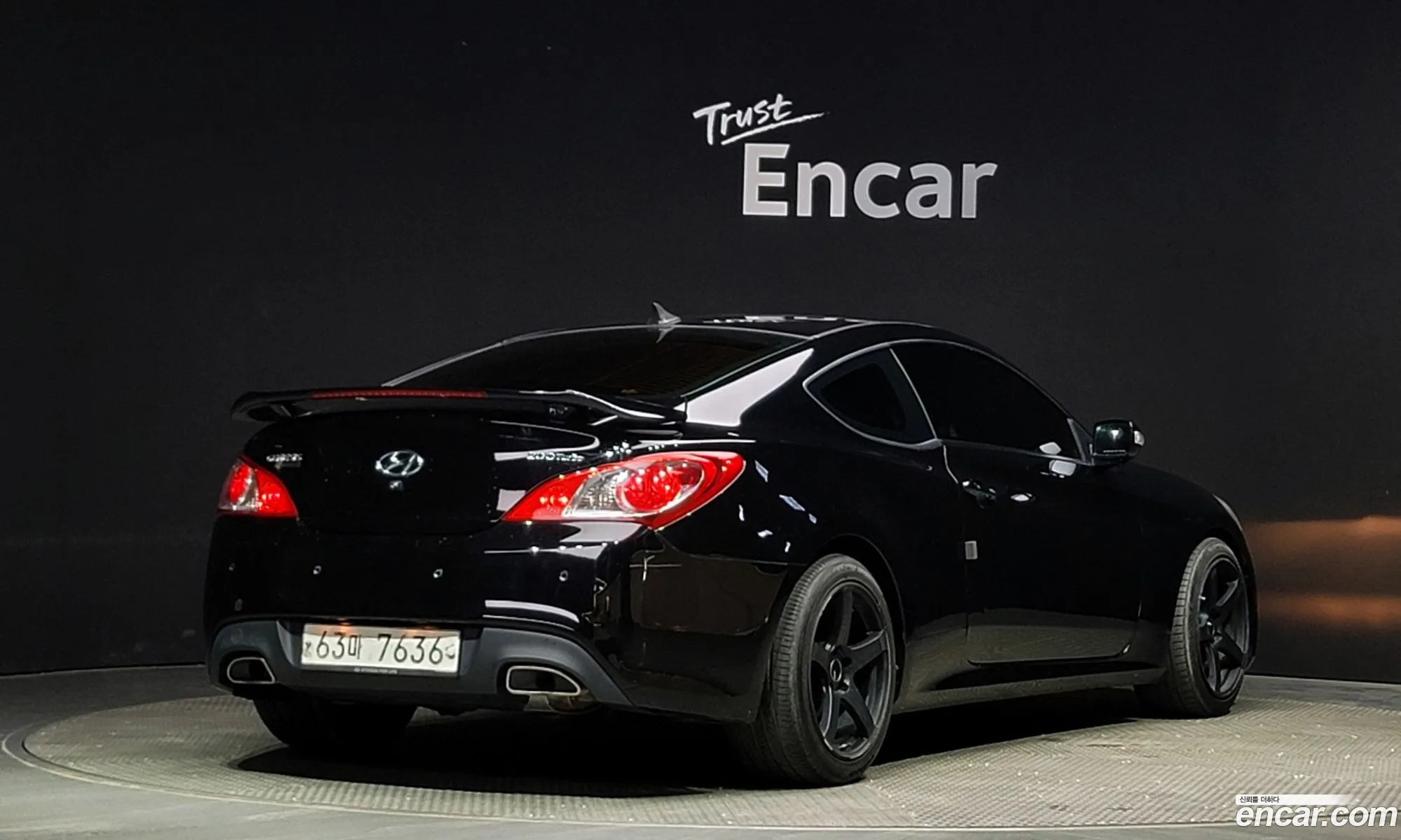 Hyundai Genesis I 200 Turbo D 2012 - фотография 18587483