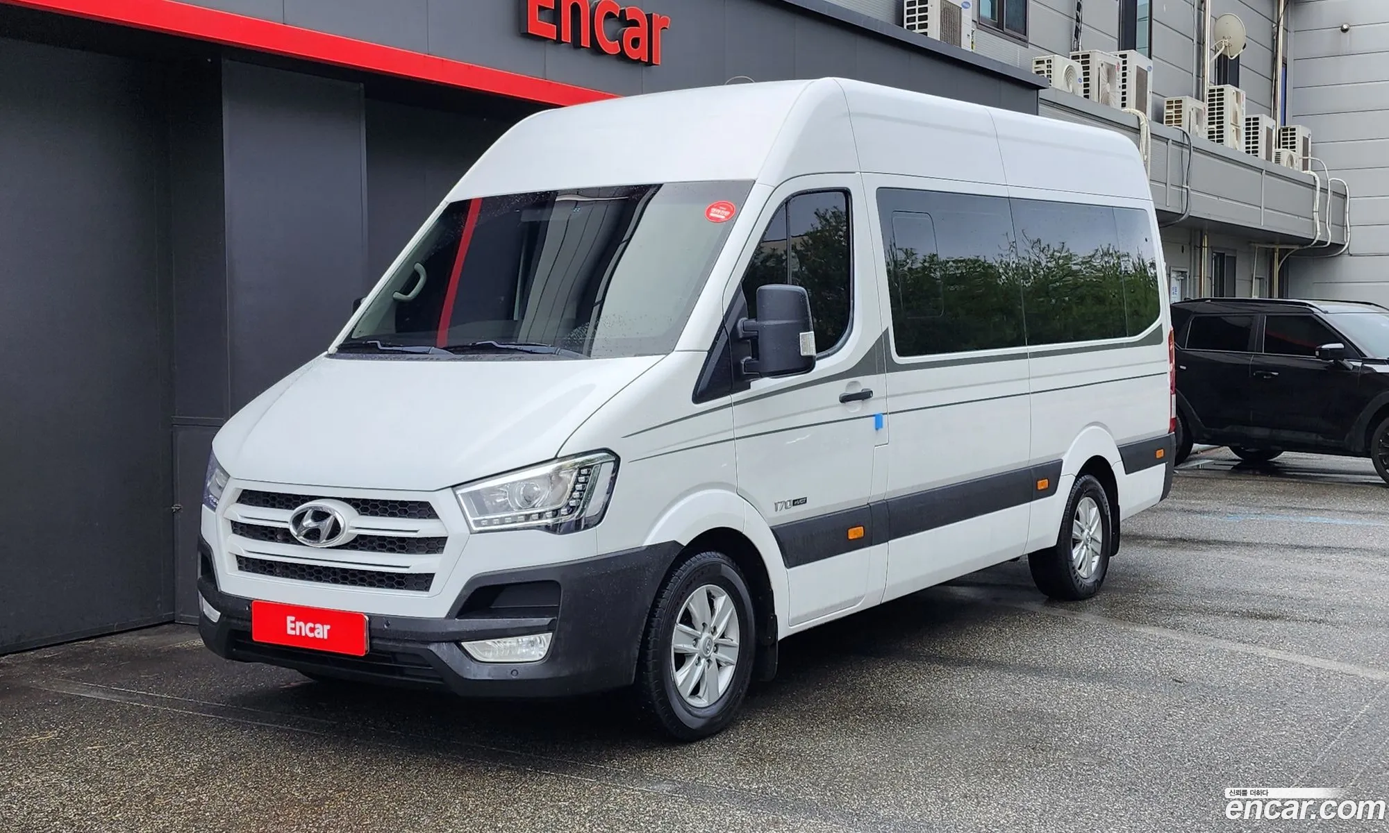 Hyundai Solati 15-Seater Luxury - фотография 13559070