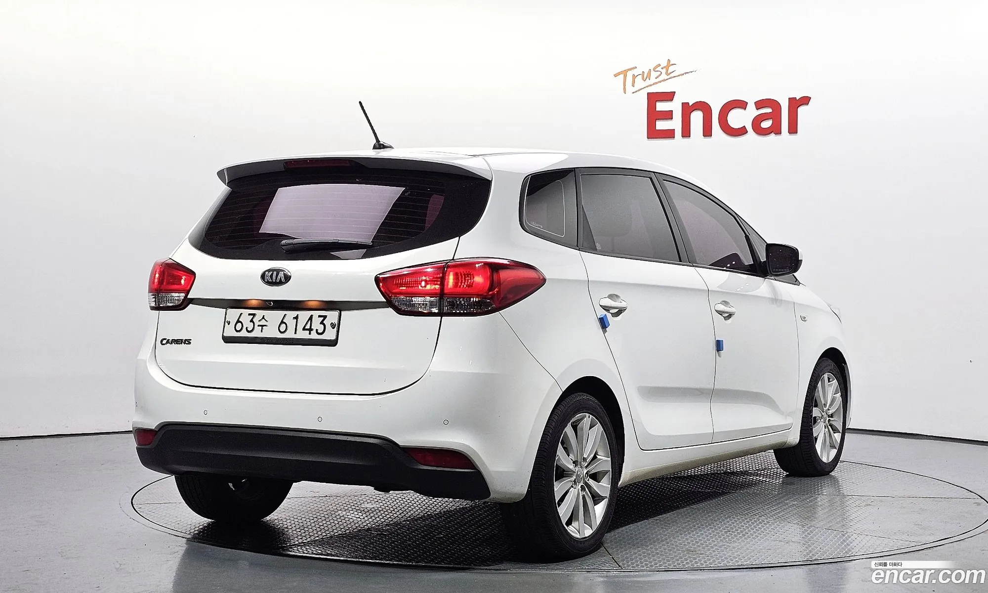 Kia All New Carens 20 Lpi Luxury - фотография 11159011