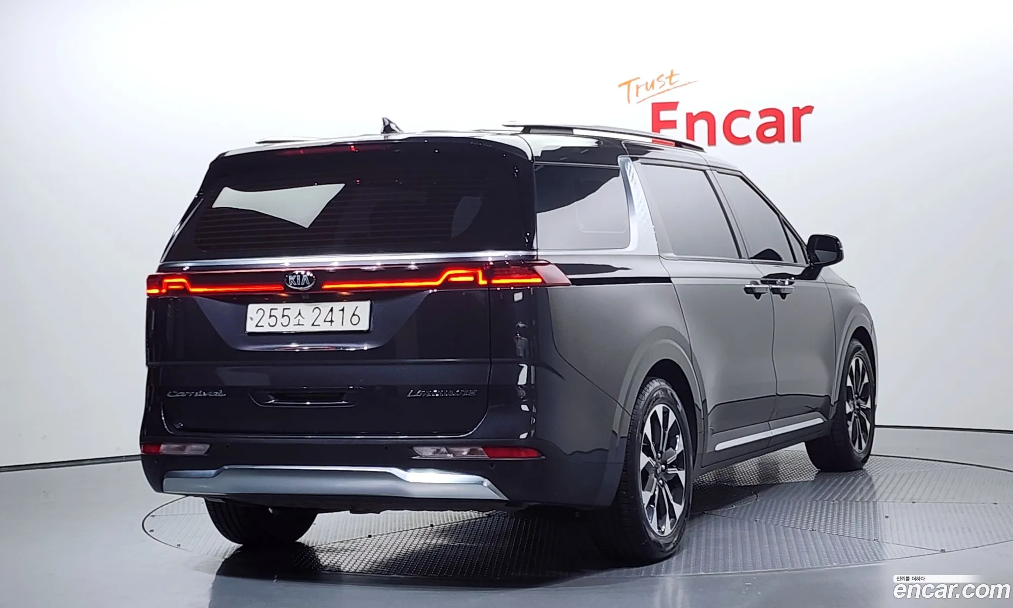 Kia Carnival Gasoline 7-Seater Signature 2021 - фотография 11052561