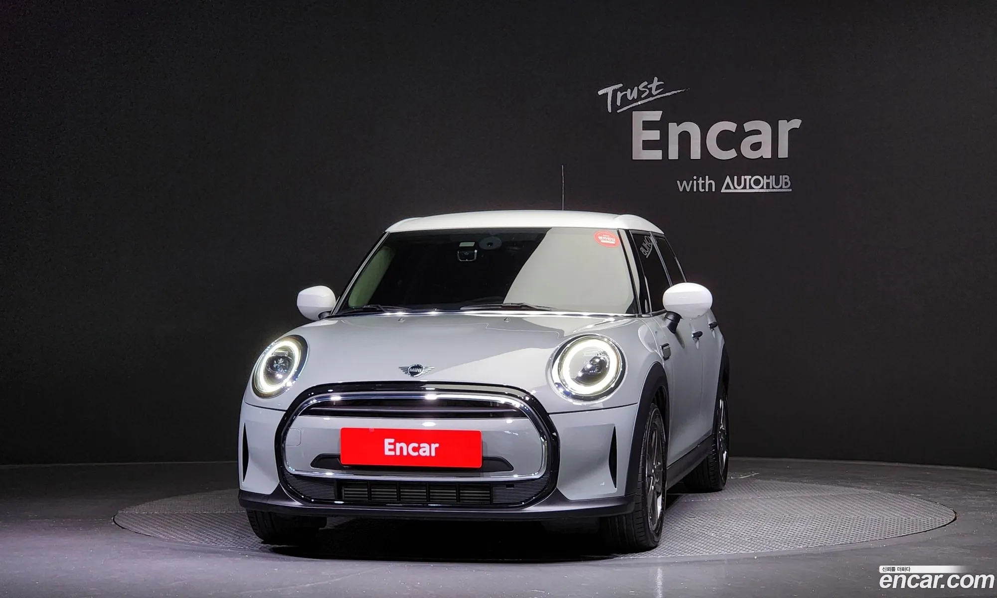 Mini Cooper 5 Door Classic 2023 - фотография 4615853