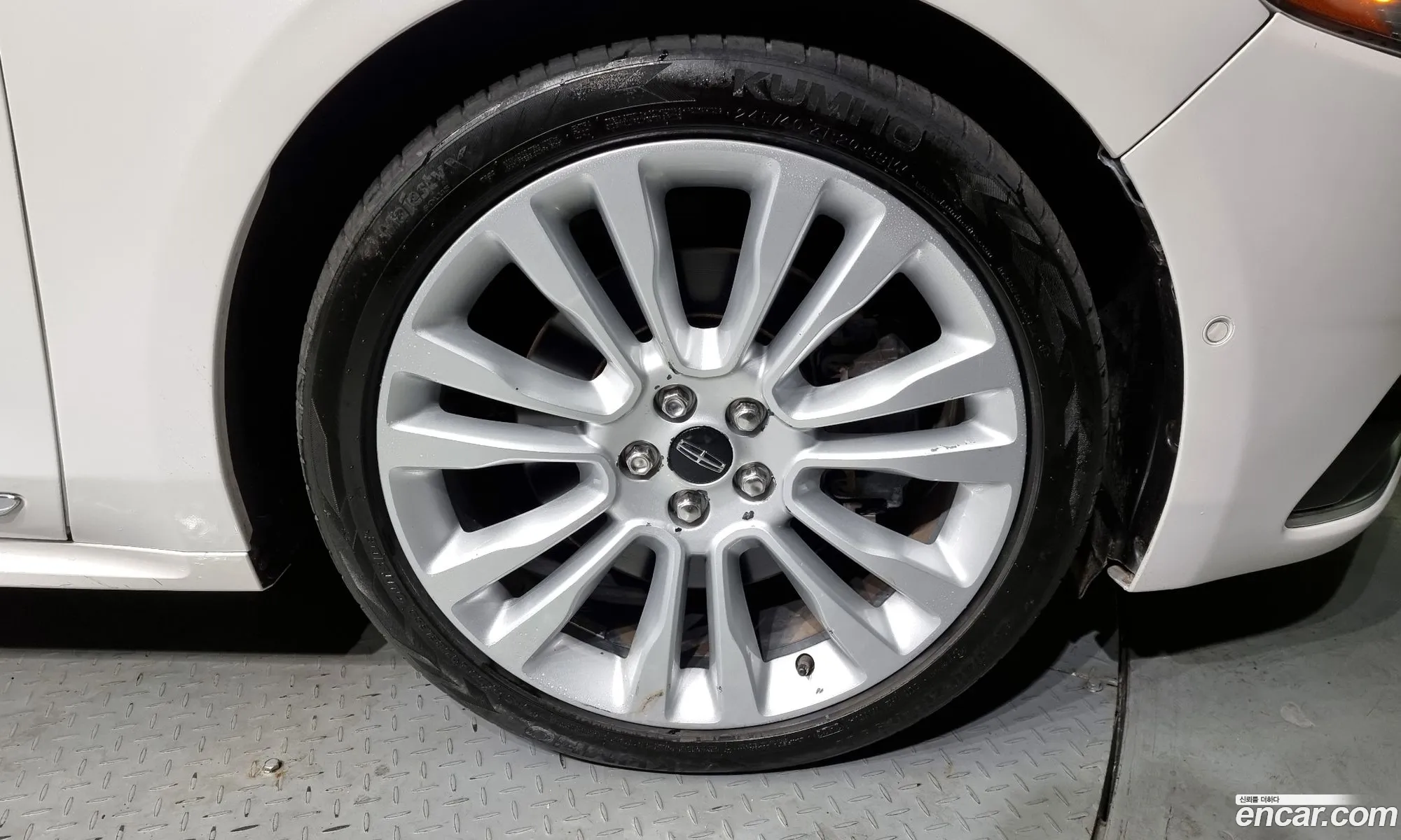 Lincoln Continental X 30 Awd 2017 - фотография 3739571