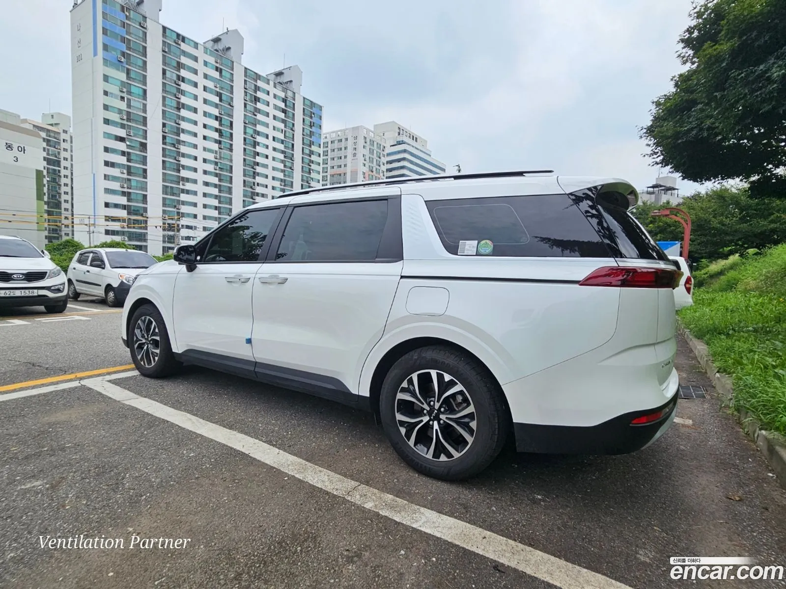 Kia Carnival 9-Seater Prestige 2023 - фотография 19404458