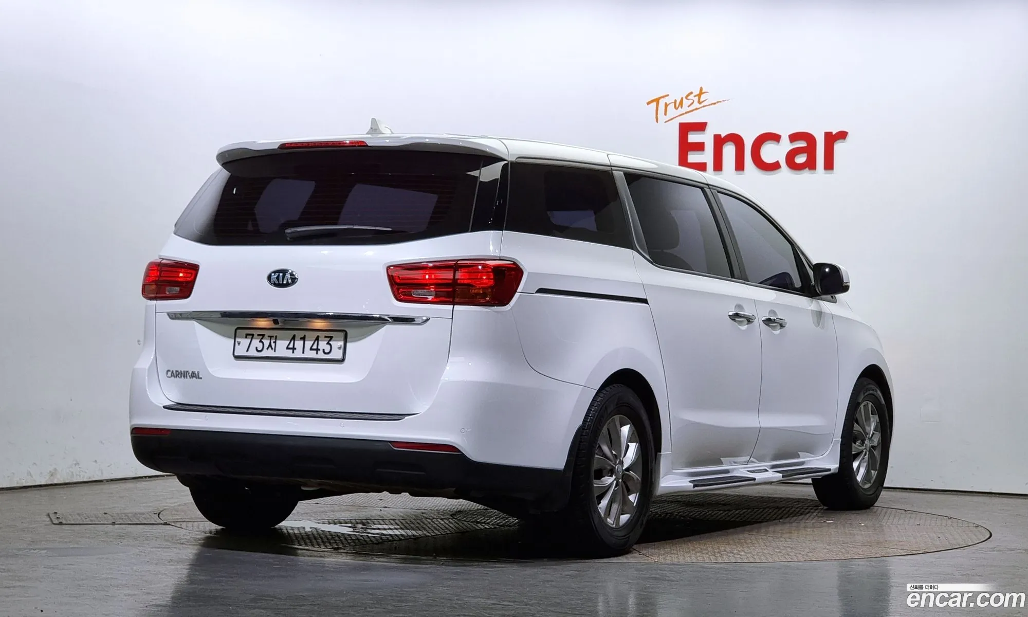 Kia Carnival Iii 11-Seater Deluxe 2019 - фотография 18383839