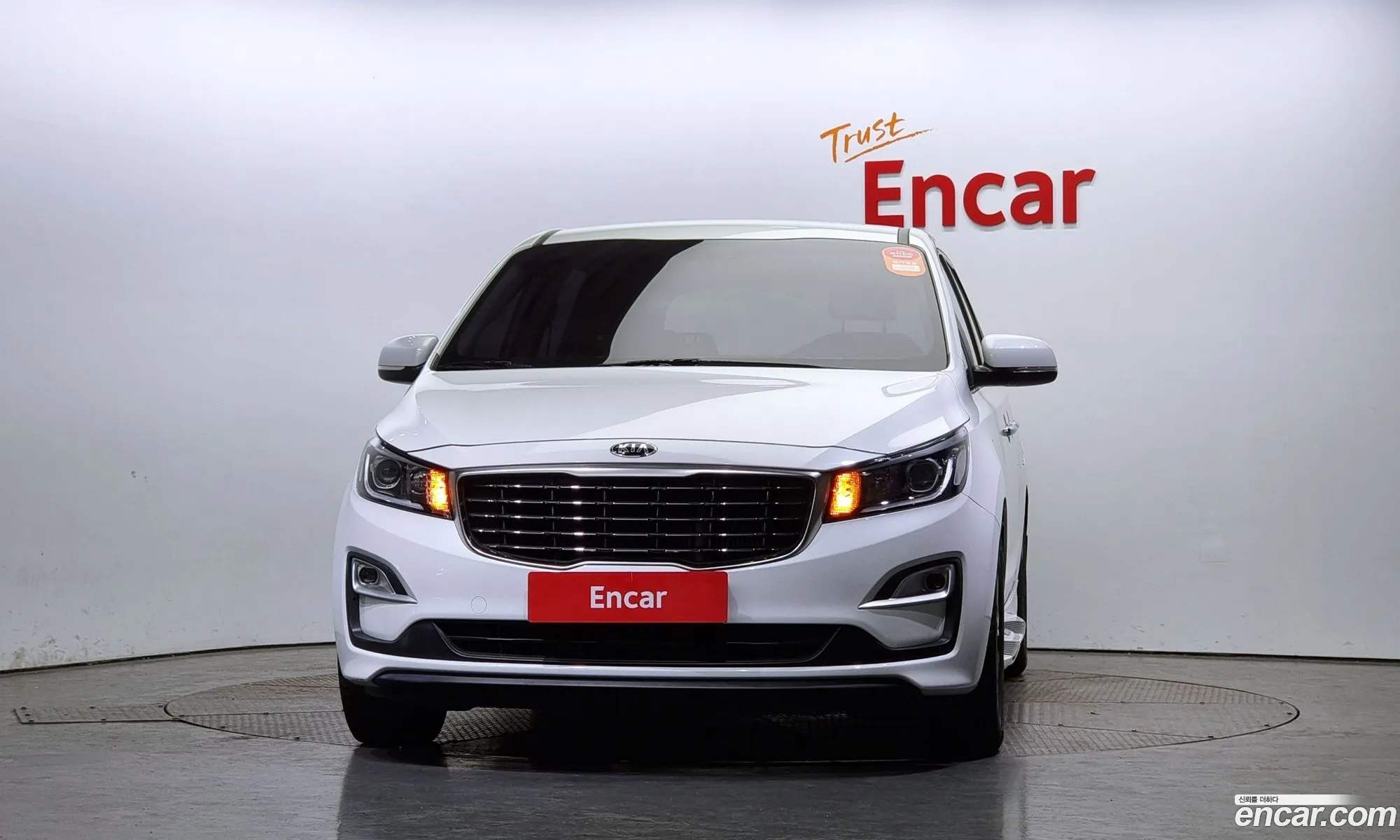 Kia Carnival Iii 11-Seater Deluxe 2019 - фотография 18383840