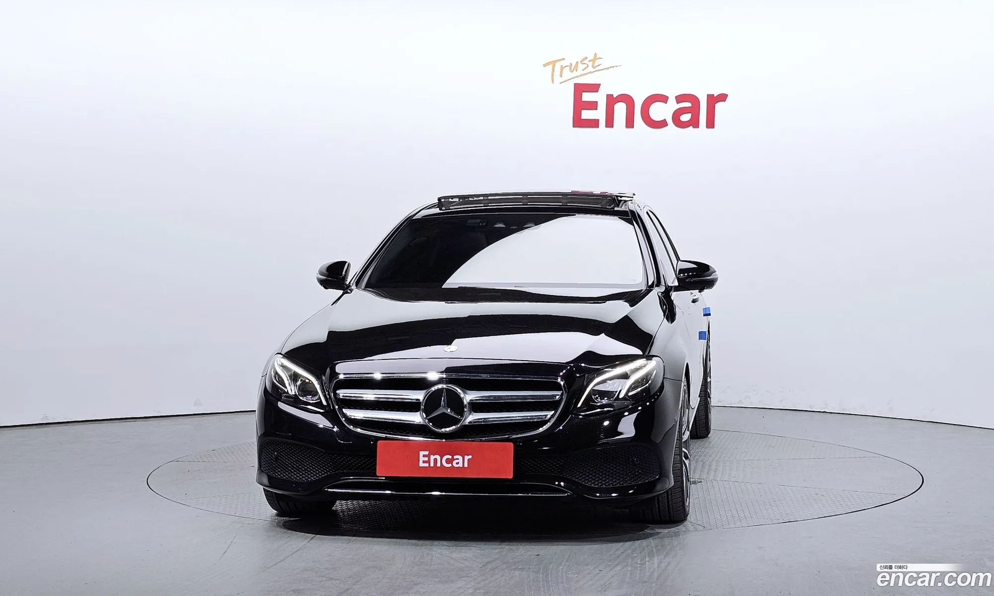 Mercedes-Benz E-Klasse E300 4Matic Avantgarde Intelligent Drive 2017 - фотография 11572108