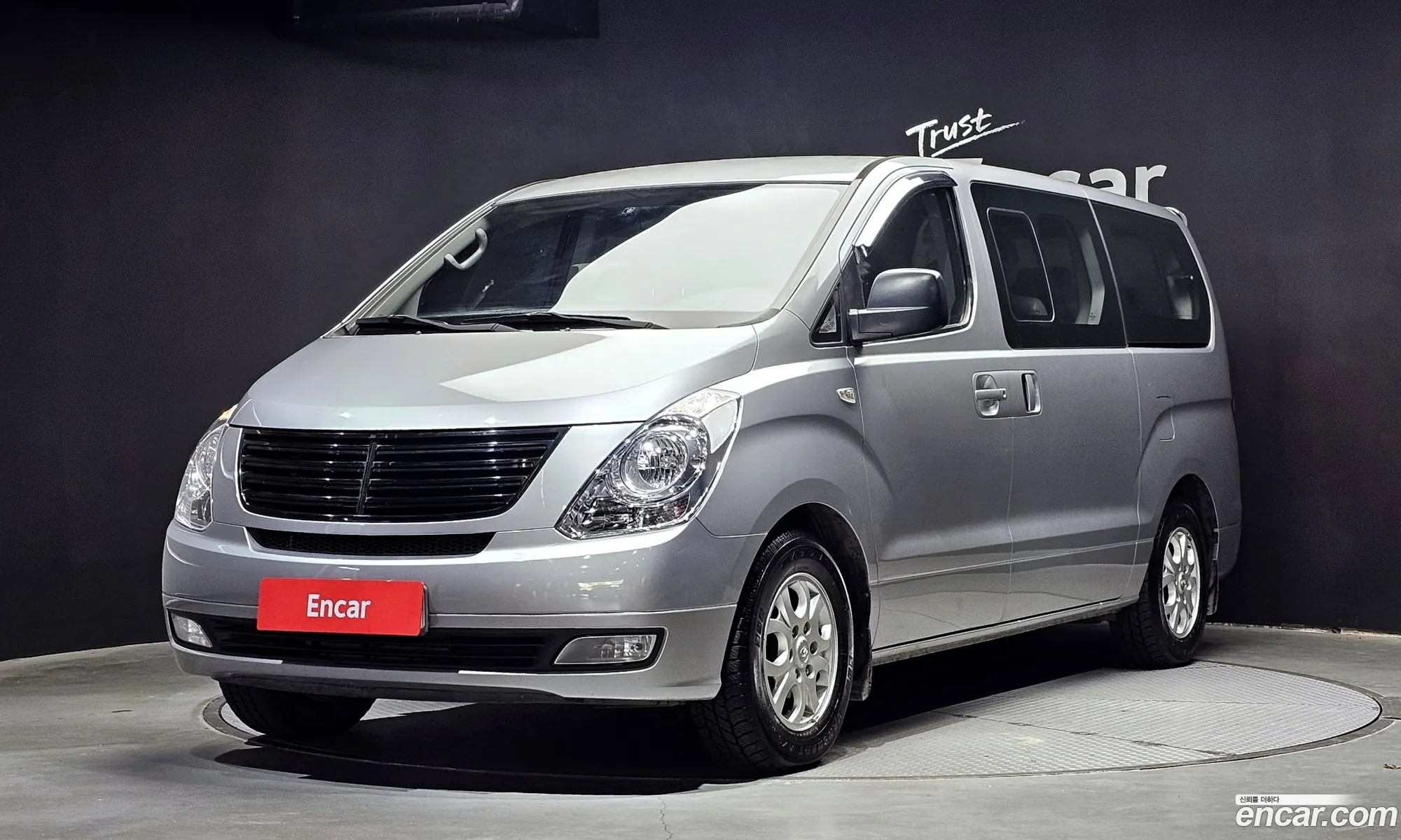 Hyundai Starex 12-Seater Wagon 2014 - фотография 12521045