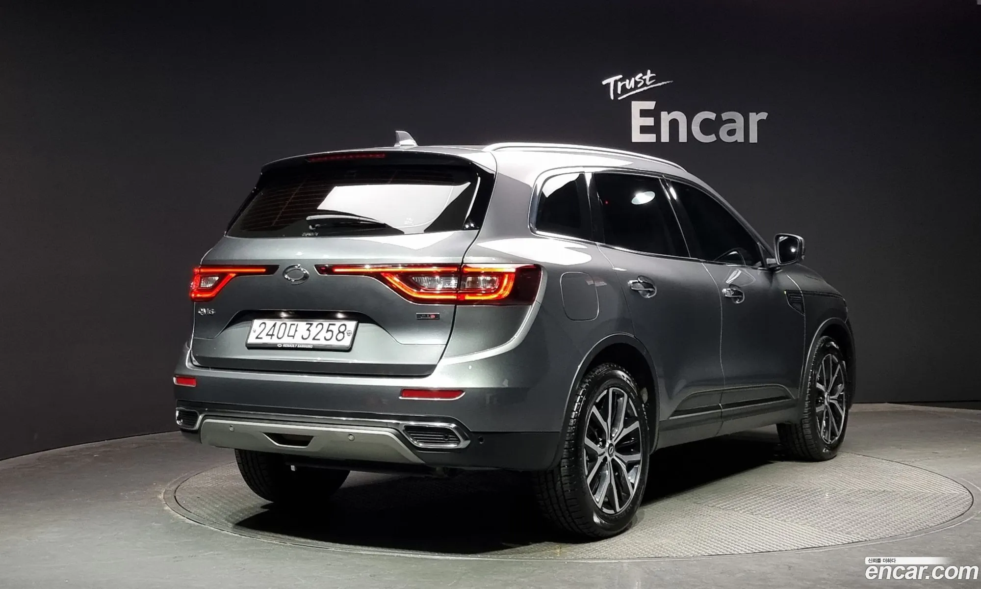 Renault Samsung Qm6 20 Gde Re Signature 2Wd 2020 - фотография 2960299