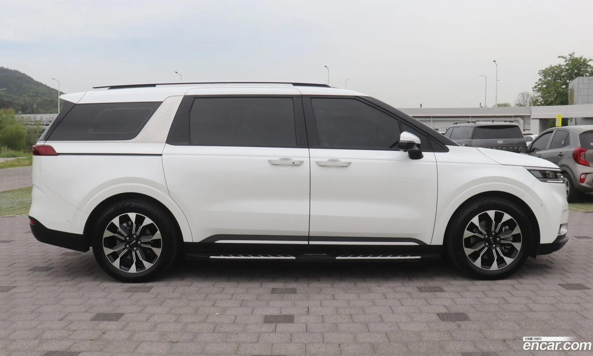 Kia Carnival Iv 9-Seater Signature 2022 - фотография 12541872