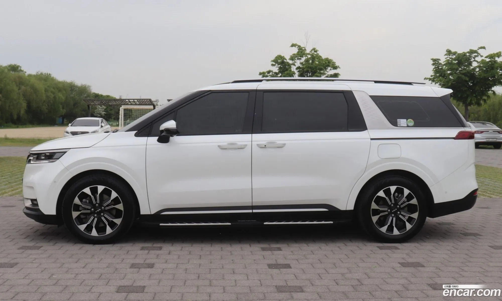 Kia Carnival Iv 9-Seater Signature 2022 - фотография 12541874