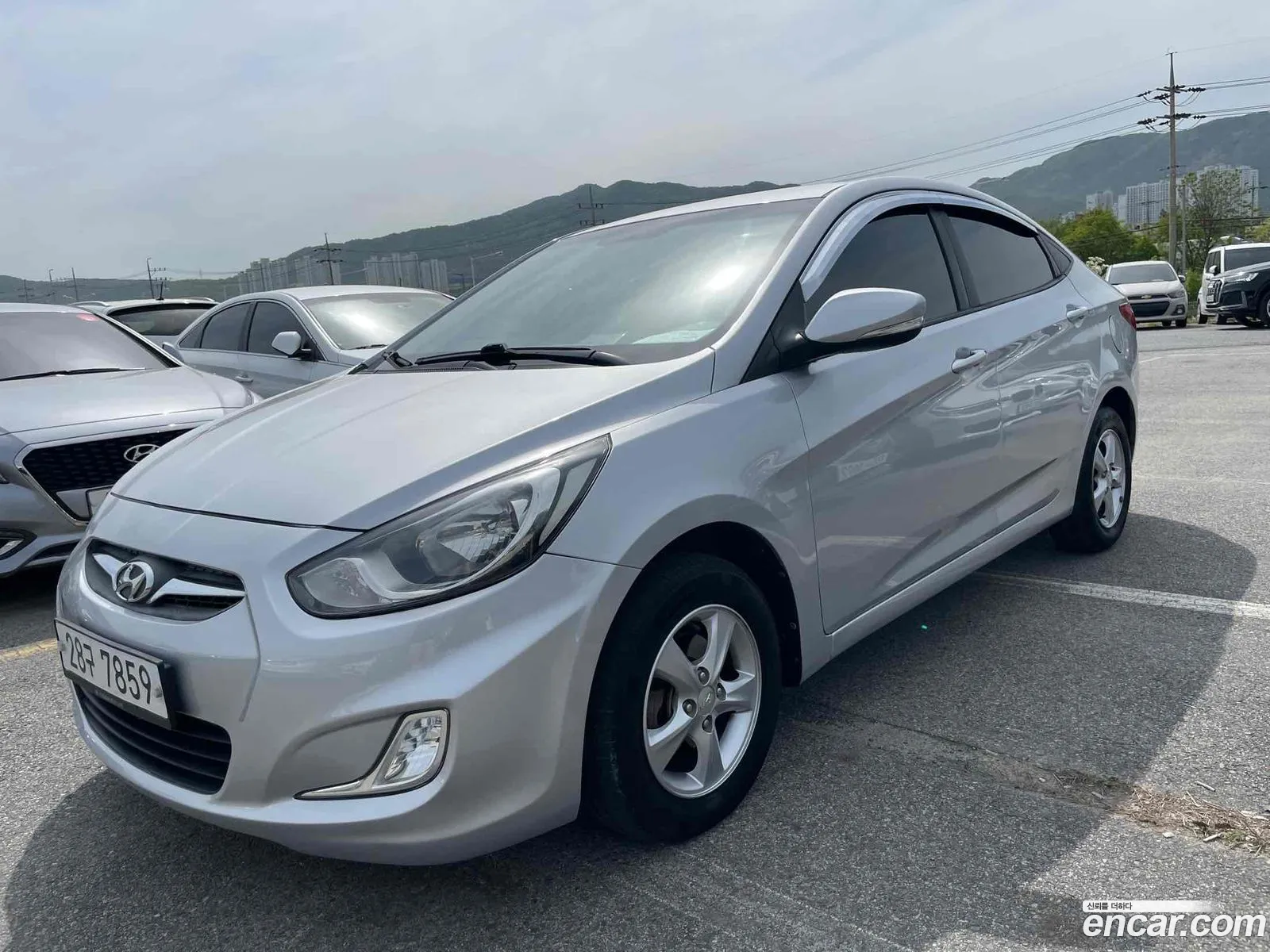 Hyundai Accent New Model 14 Vvt Premier - фотография 17292685