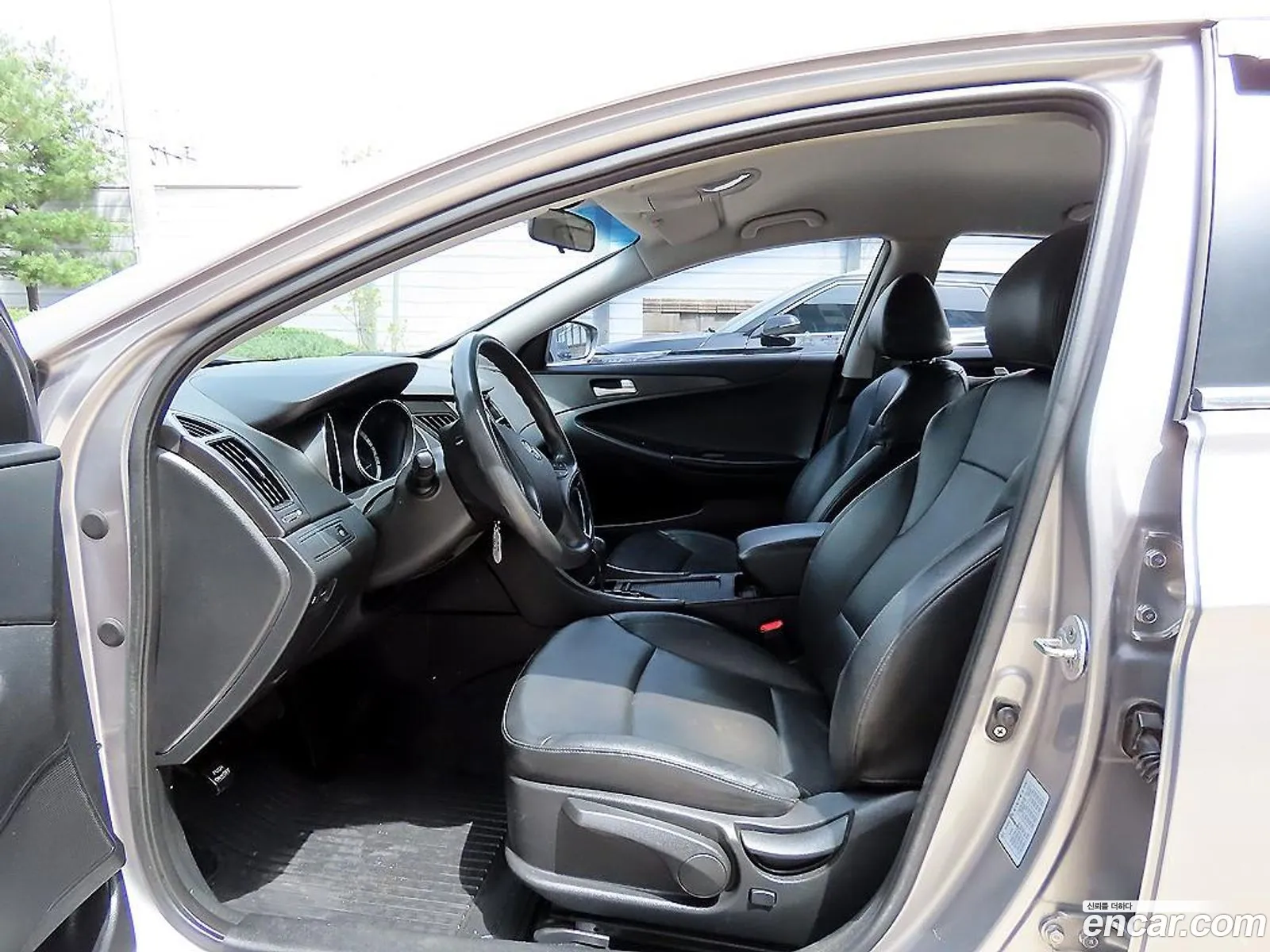 Hyundai Sonata Lpi Deluxe 2011 - фотография 18526316