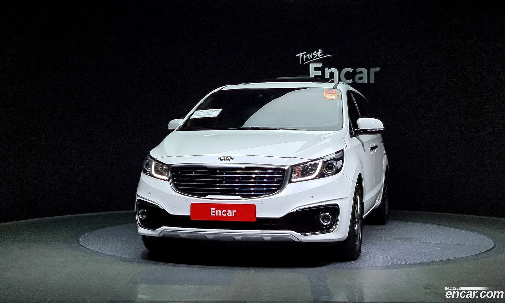 Kia Carnival 9-Seater Noblesse 2015 - фотография 12551679