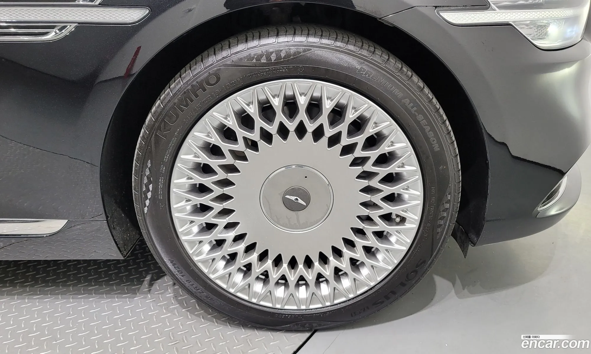 Genesis G90 I 38 Awd 2020 - фотография 14152725
