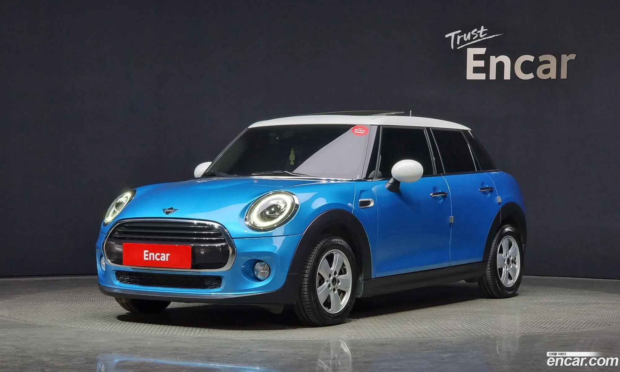 Mini Cooper 5-Door Basic Model 2019 - фотография 4177360