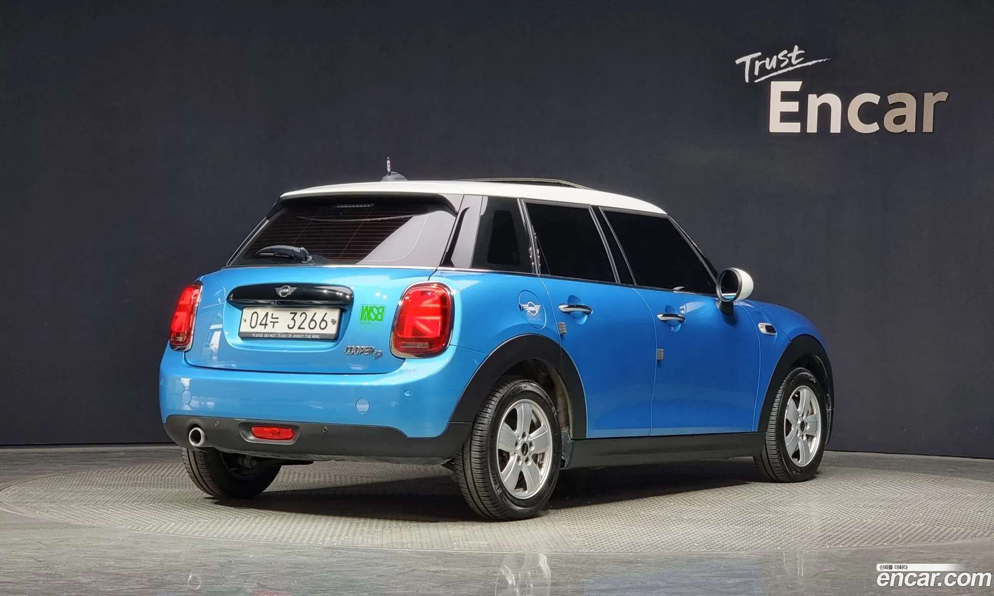 Mini Cooper 5-Door Basic Model 2019 - фотография 4177361