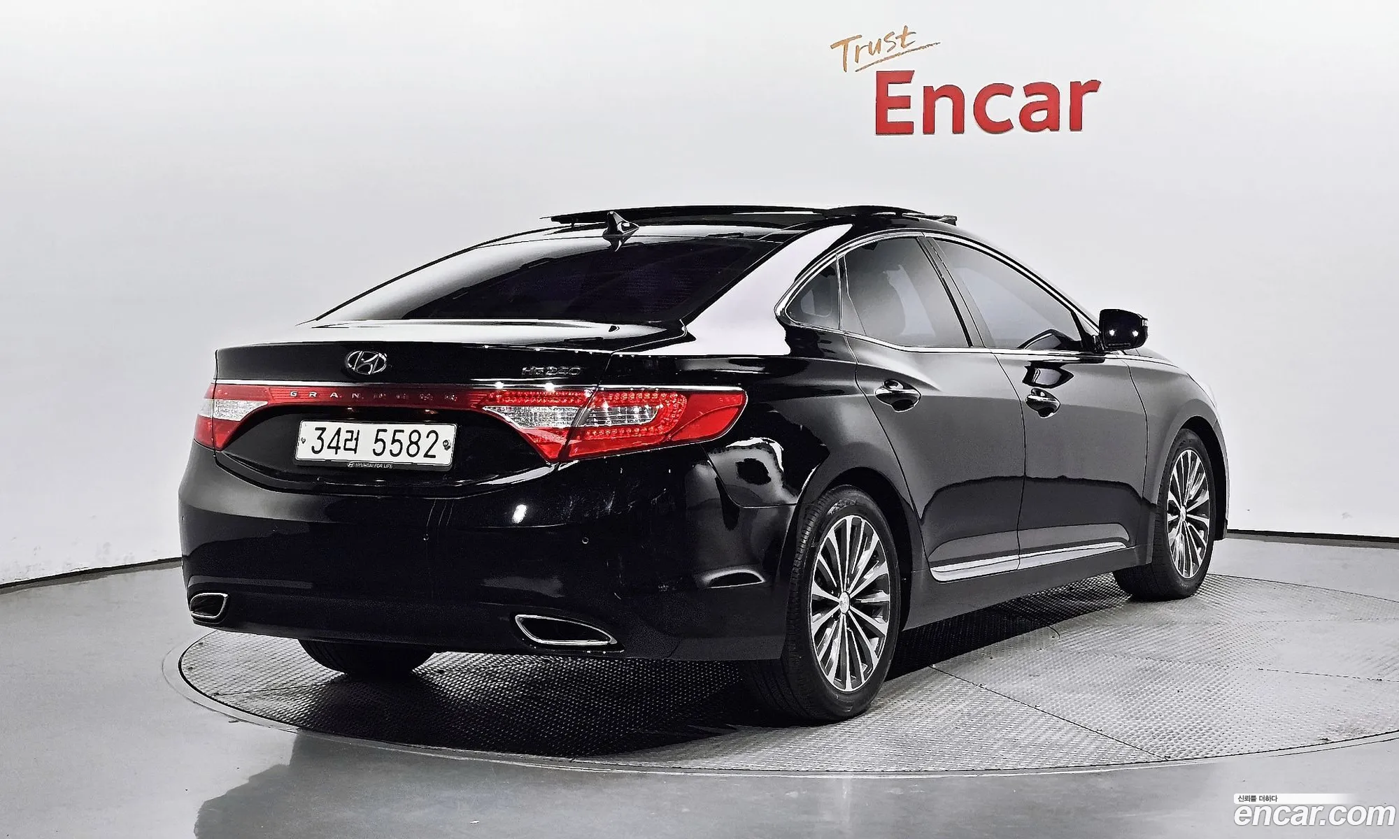 Hyundai Grandeur V Hg240 Modern 2014 - фотография 17423816