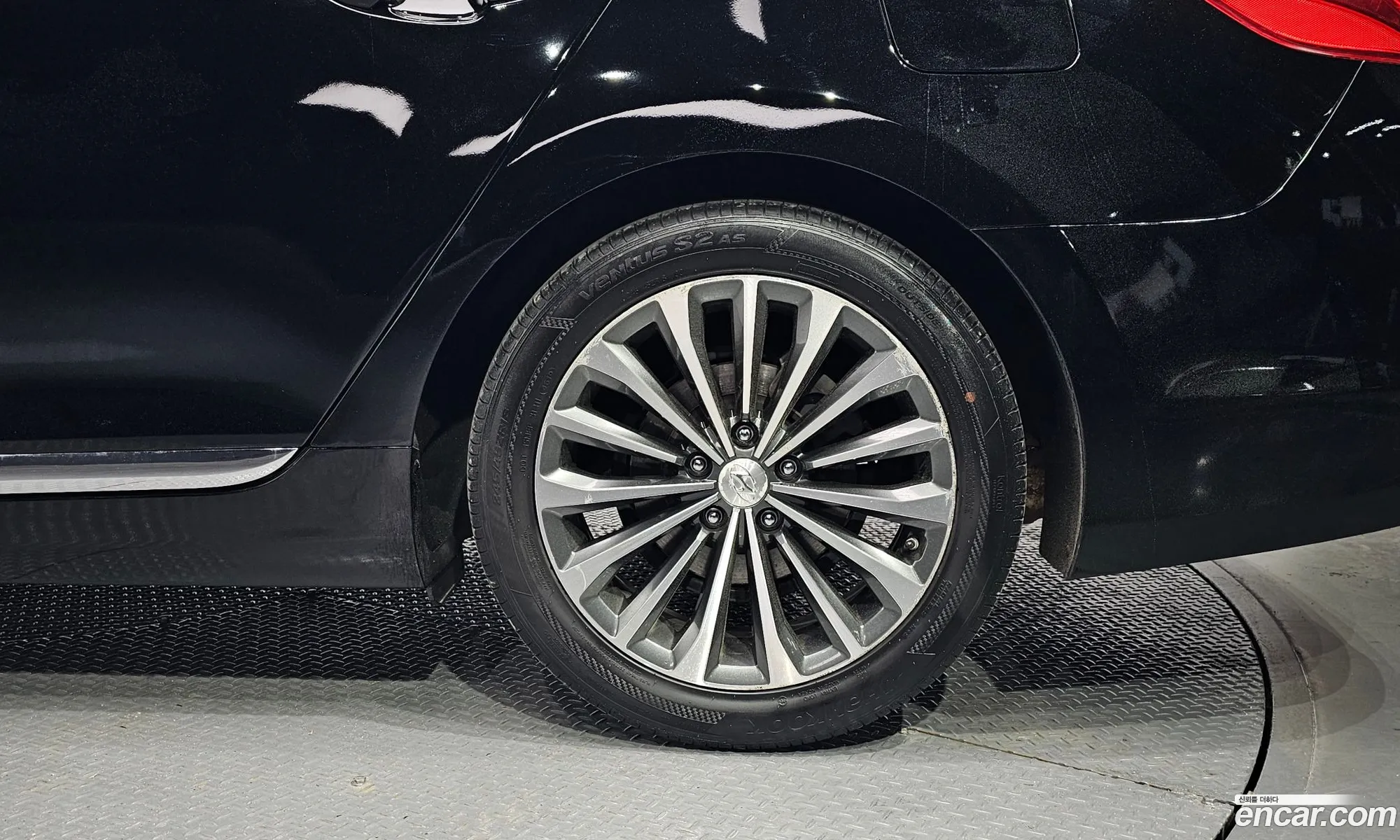Hyundai Grandeur V Hg240 Modern 2014 - фотография 17423819