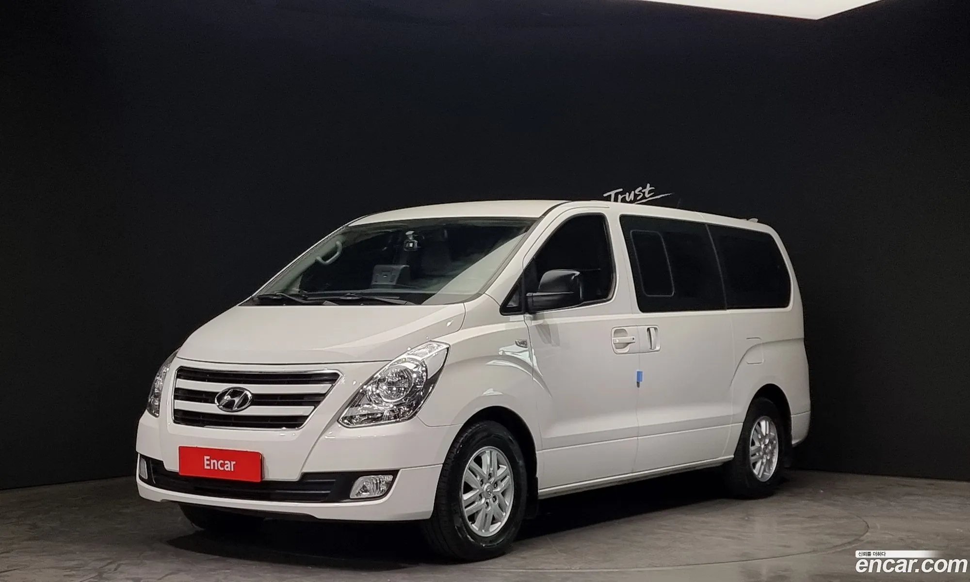 Hyundai Starex 12-Seater Wagon 2016 - фотография 16833674