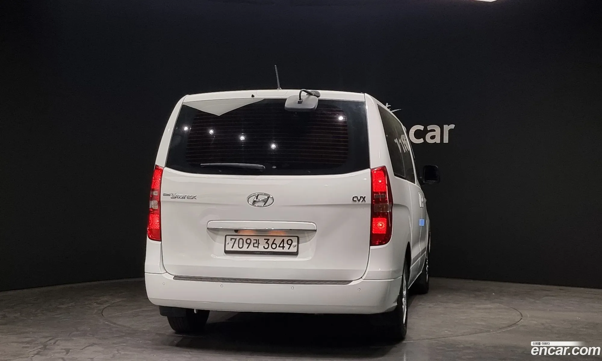 Hyundai Starex 12-Seater Wagon 2016 - фотография 16833677