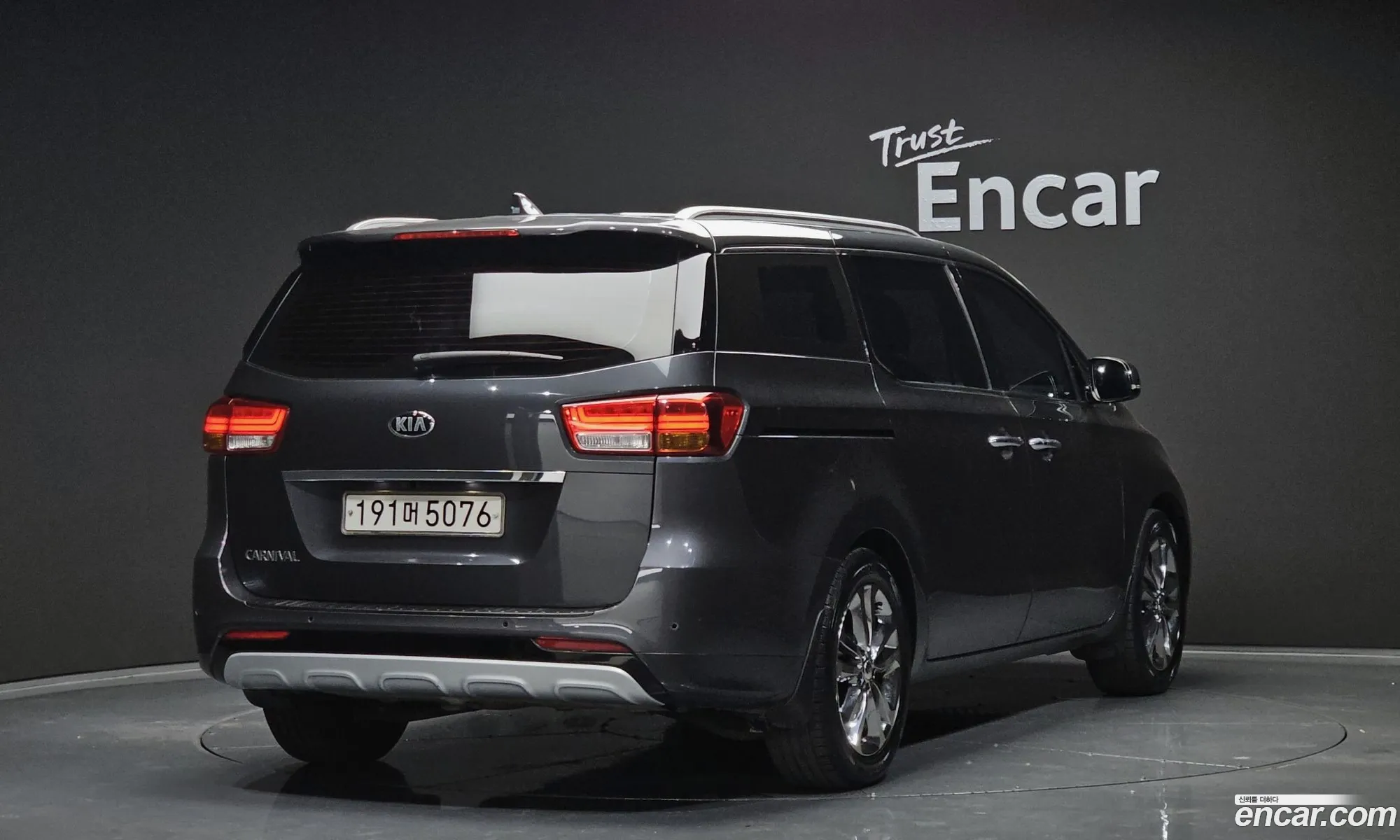Kia All New Carnival 9-Seater Prestige - фотография 16008474