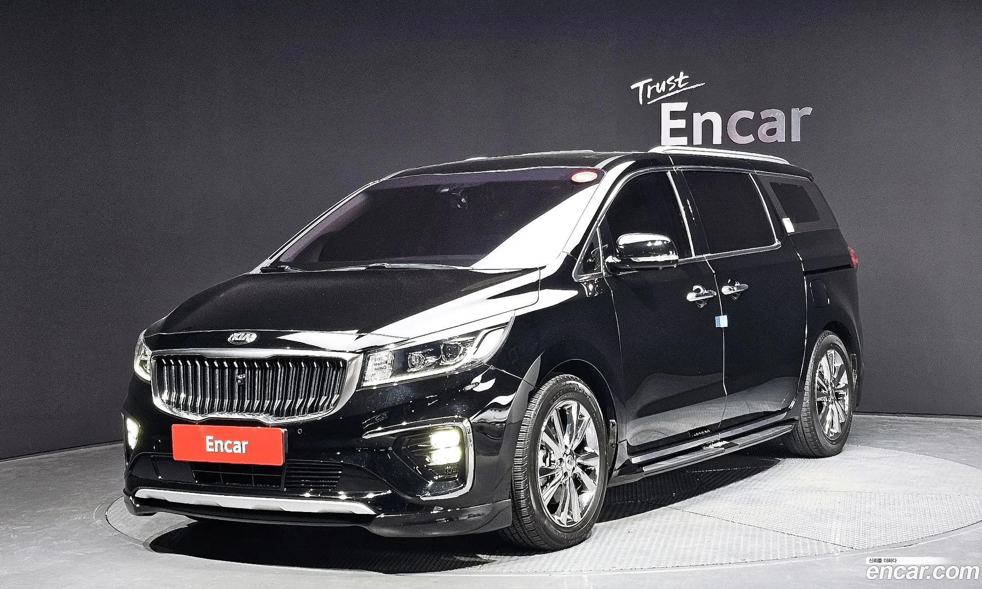 Kia Carnival Iii 7-Seater Limousine 2019 - фотография 15864265