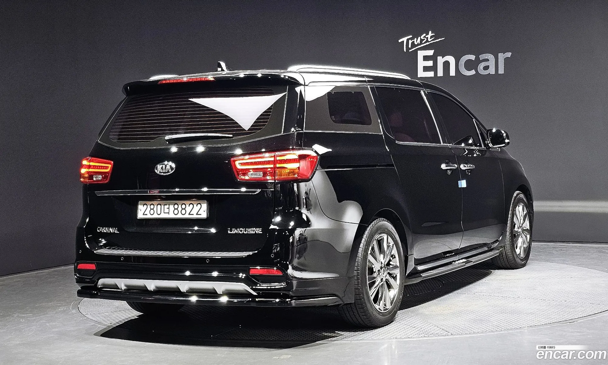 Kia Carnival Iii 7-Seater Limousine 2019 - фотография 15864266