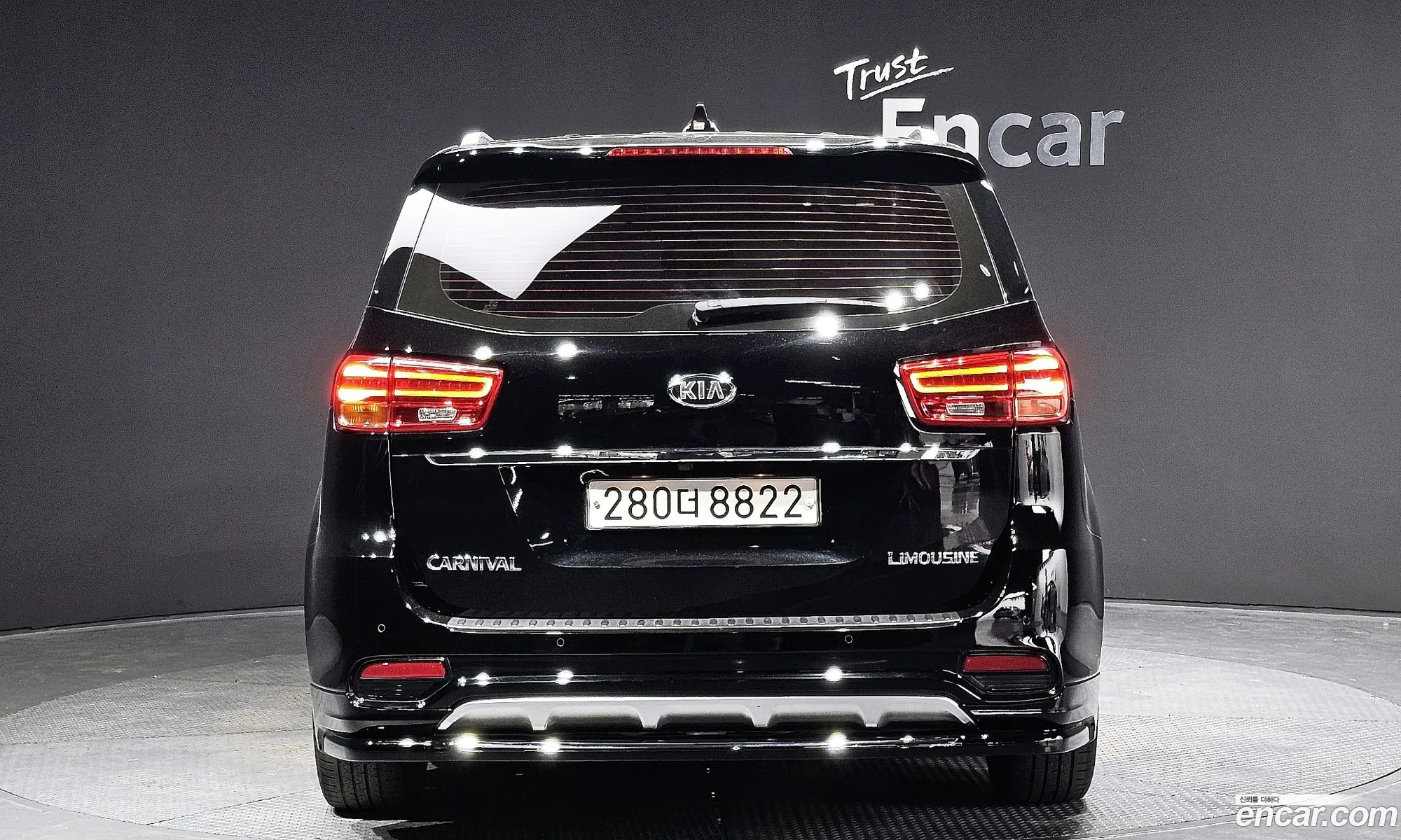 Kia Carnival Iii 7-Seater Limousine 2019 - фотография 15864270