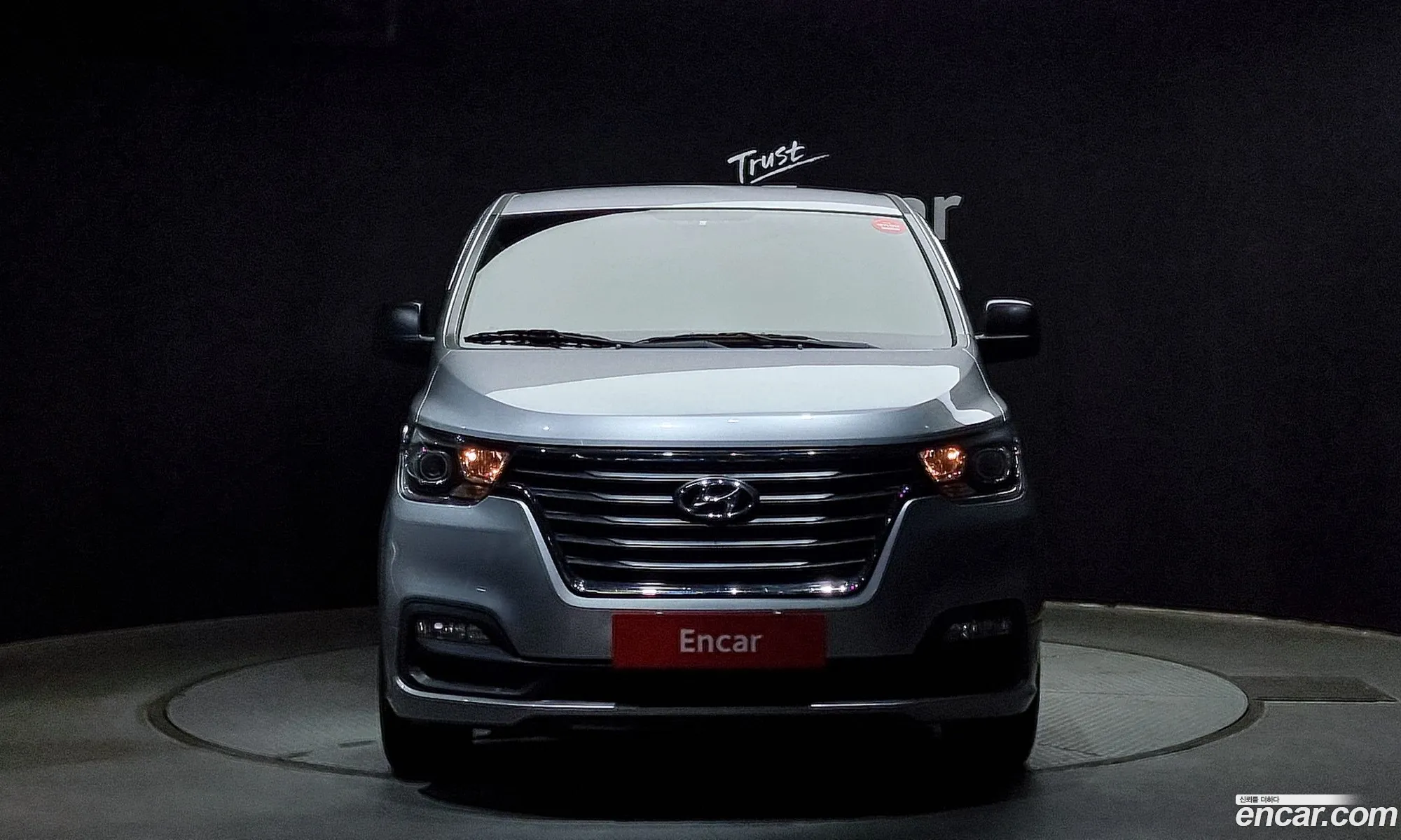 Hyundai The New Grand Starex Van 5-Seater Smart - фотография 15988044