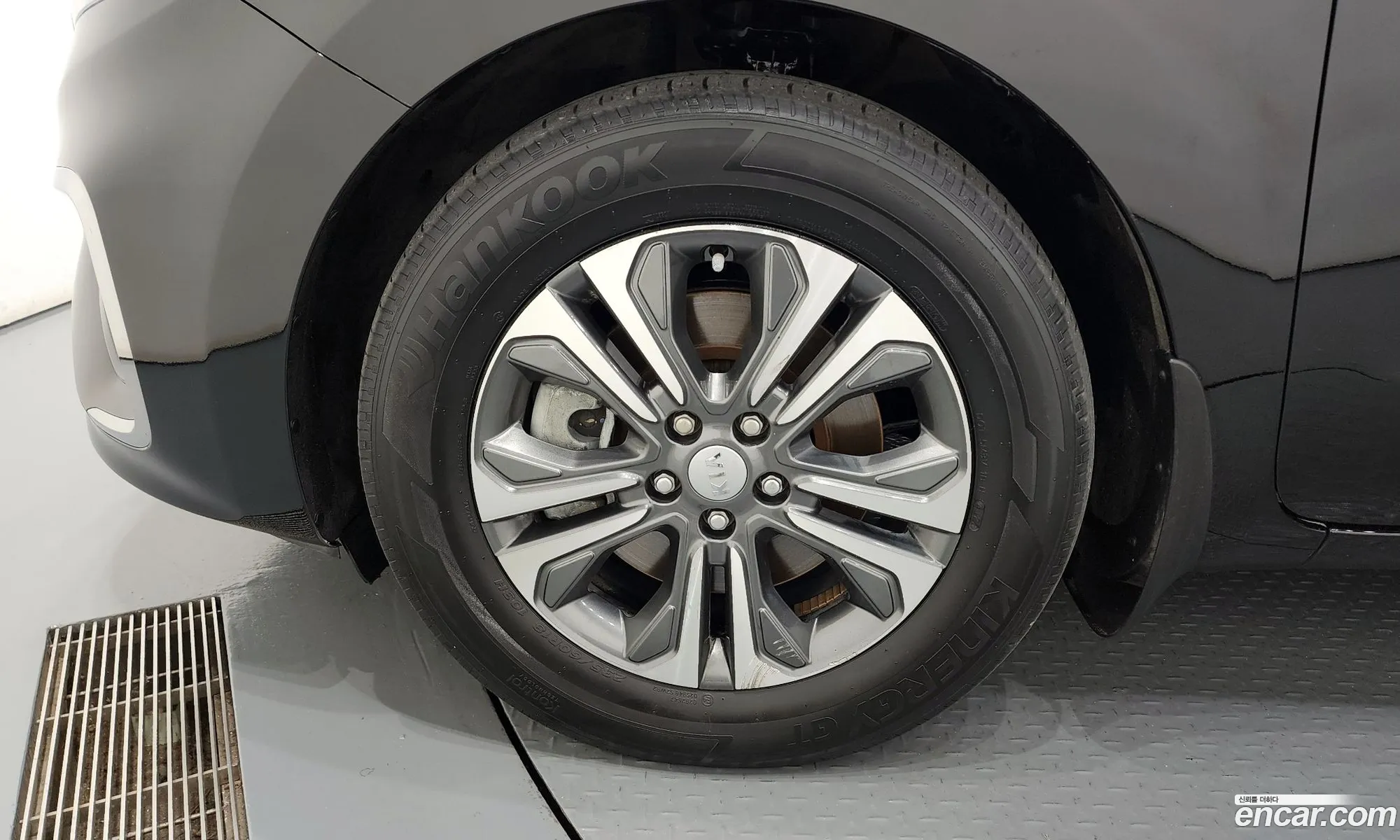 Kia Carnival 9-Seater Luxury 2020 - фотография 15067668