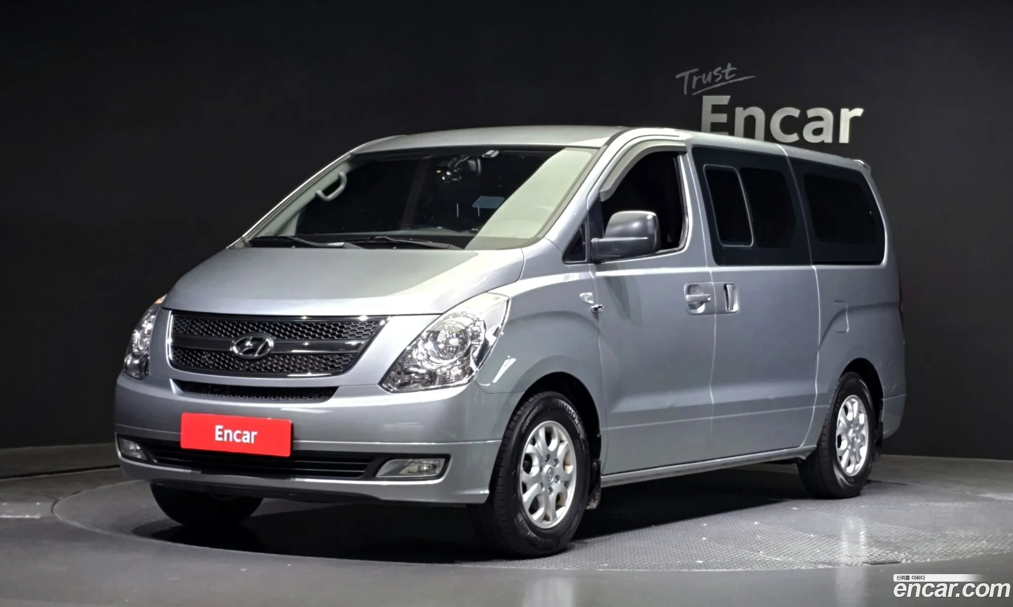 Hyundai Starex 12-Seater Wagon 2015 - фотография 11345008