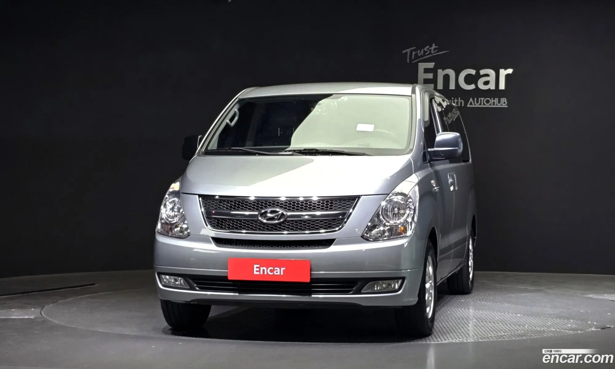 Hyundai Starex 12-Seater Wagon 2015 - фотография 11345010