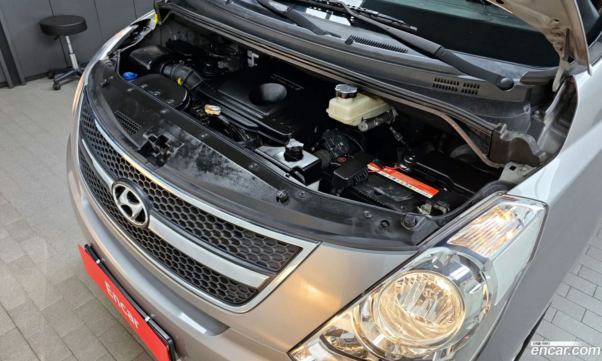 Hyundai Starex 12-Seater Wagon 2015 - фотография 11345013