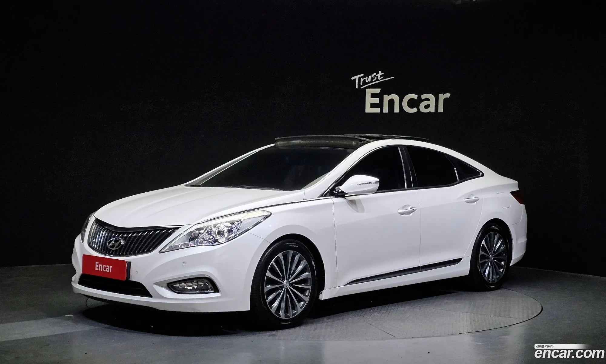 Hyundai Grandeur V Hg240 Modern 2014 - фотография 12297750