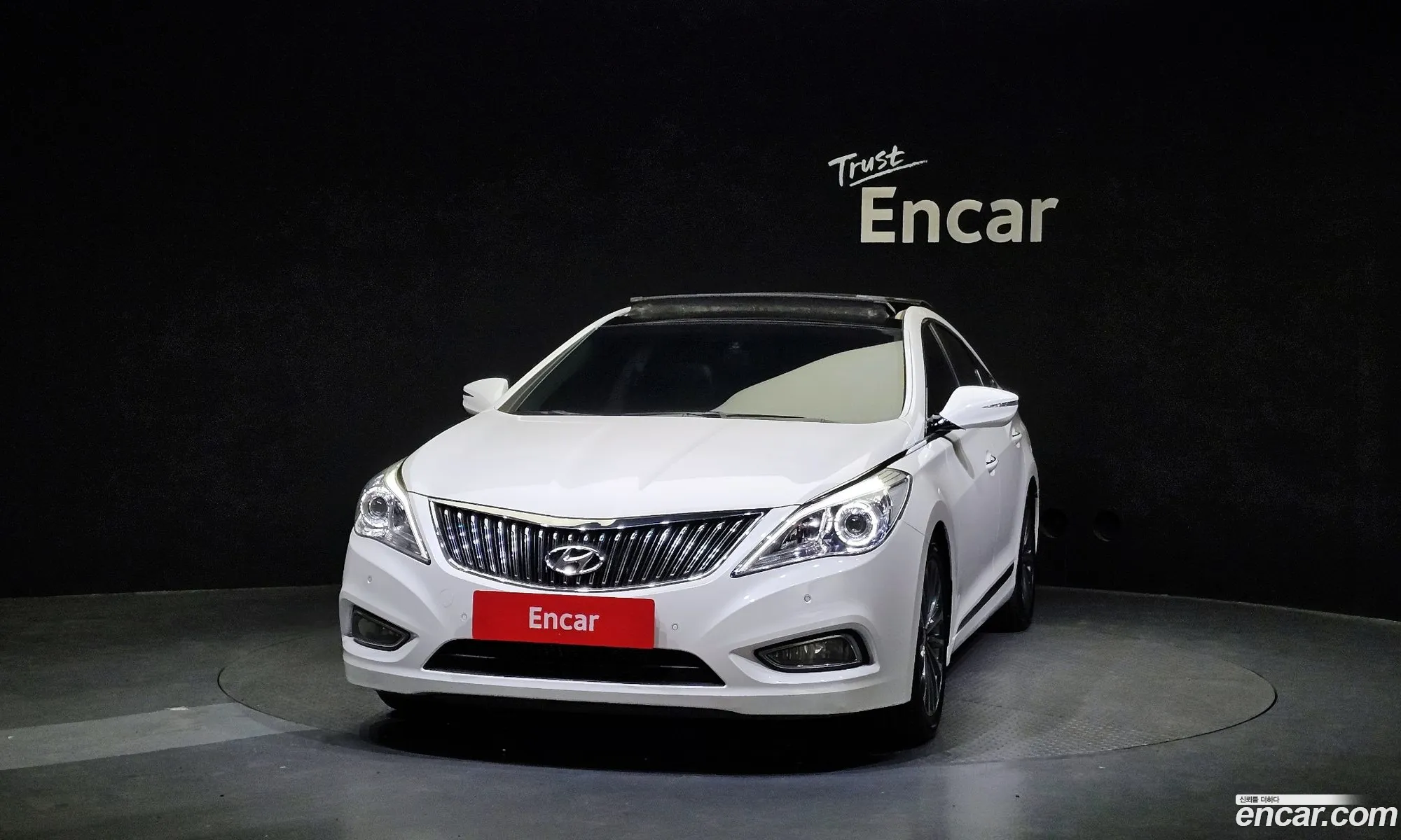 Hyundai Grandeur V Hg240 Modern 2014 - фотография 12297752