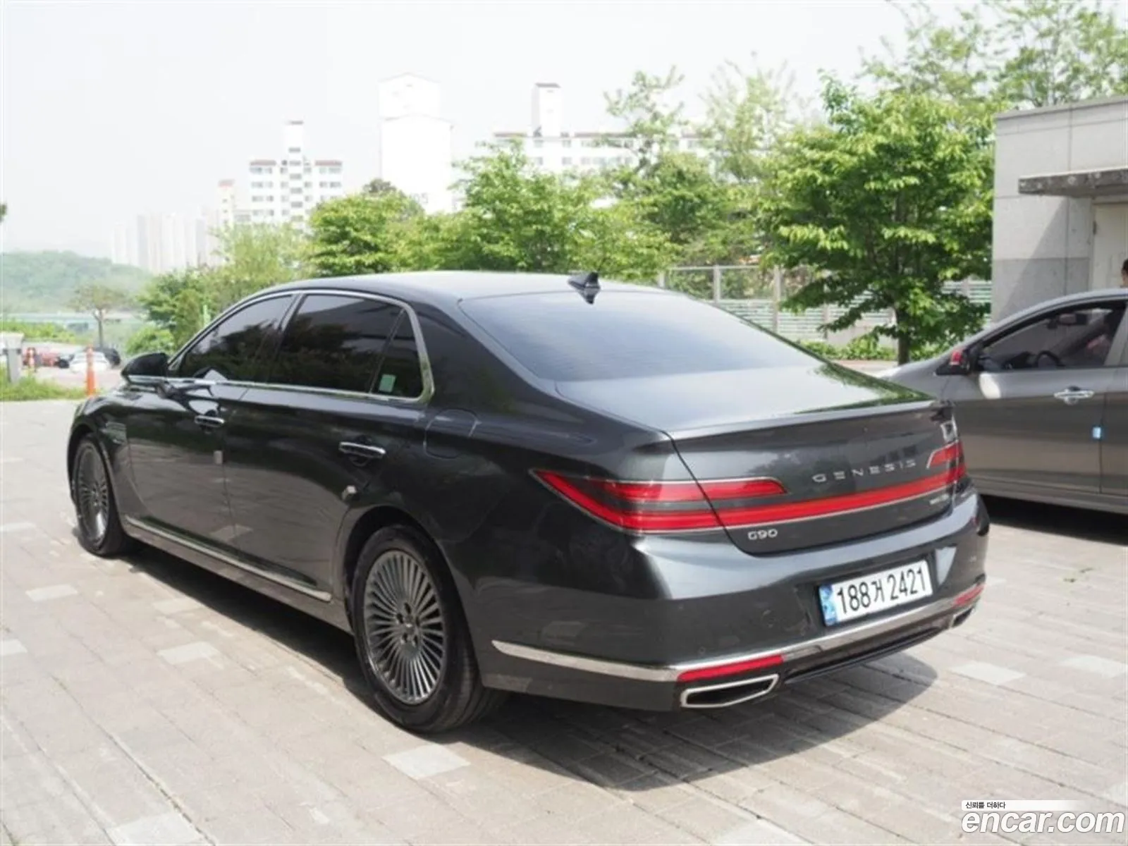 Genesis G90 I 38 Awd 2019 - фотография 14377768