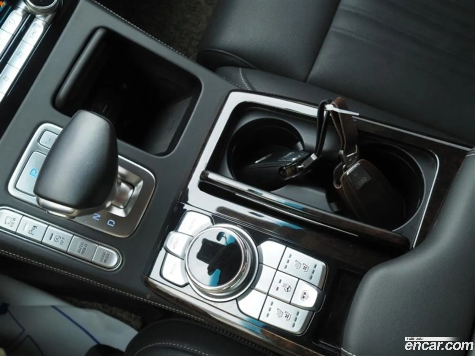 Genesis G90 I 38 Awd 2019 - фотография 14377770