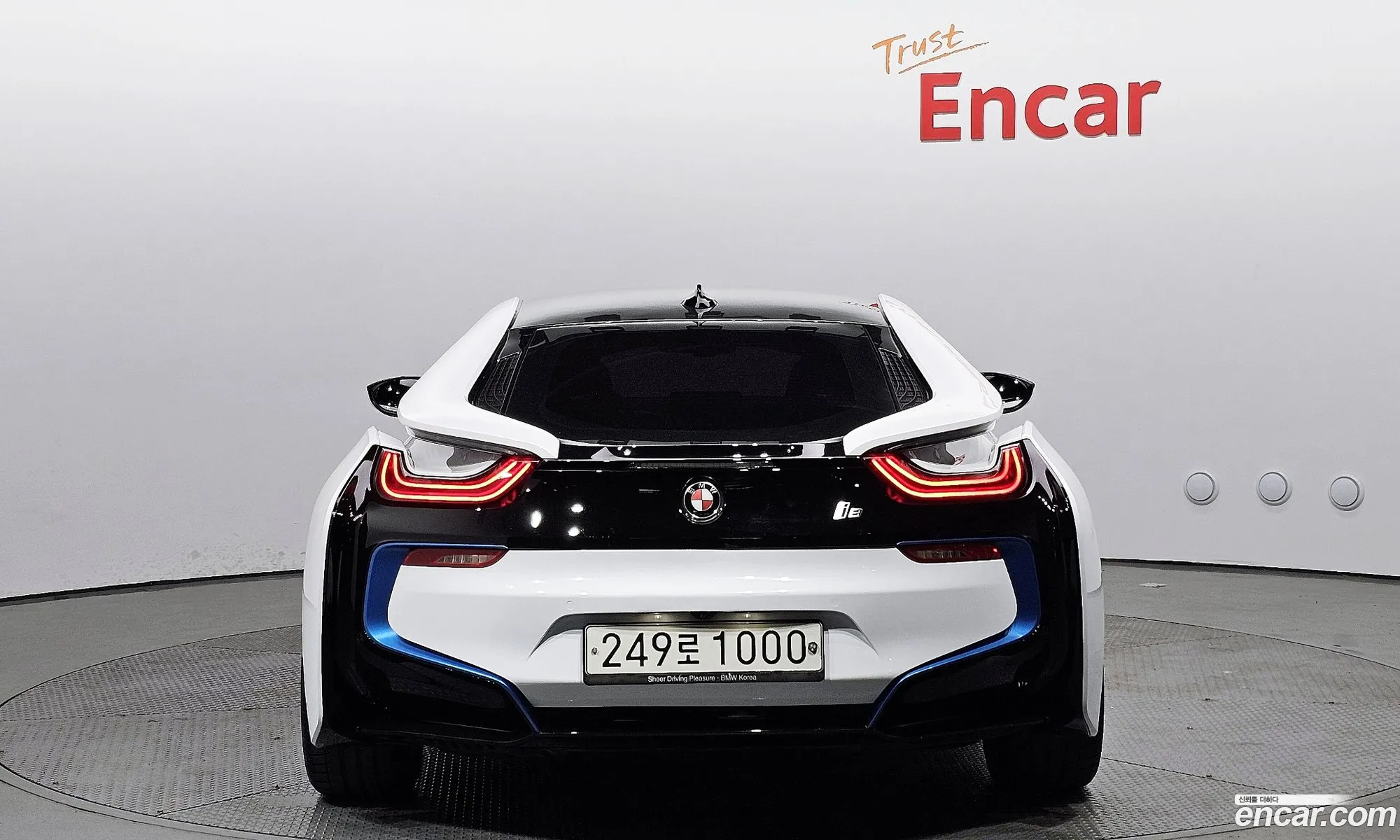 BMW I8 Coupe 2016 - фотография 6096