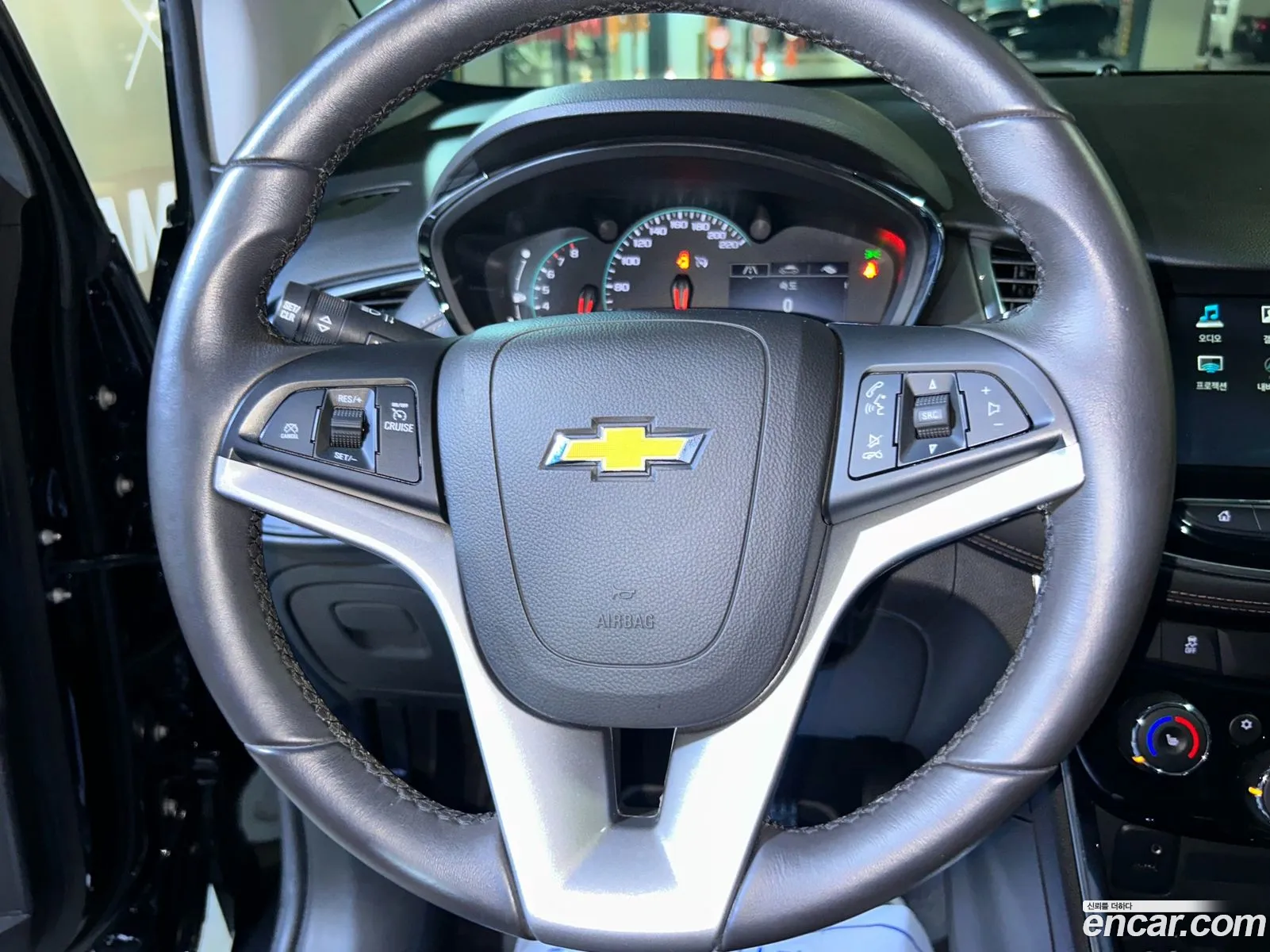 Chevrolet Trax I 14 Perfect Black 2018 - фотография 5473120