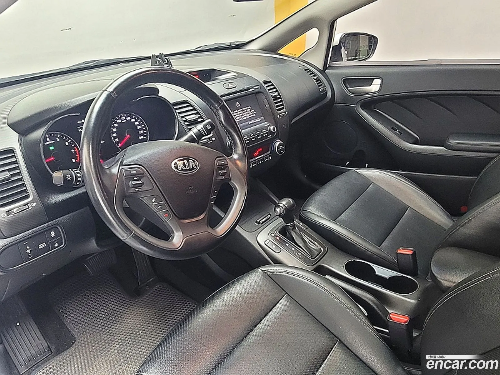 Kia K3 I Luxury 2013 - фотография 19704784