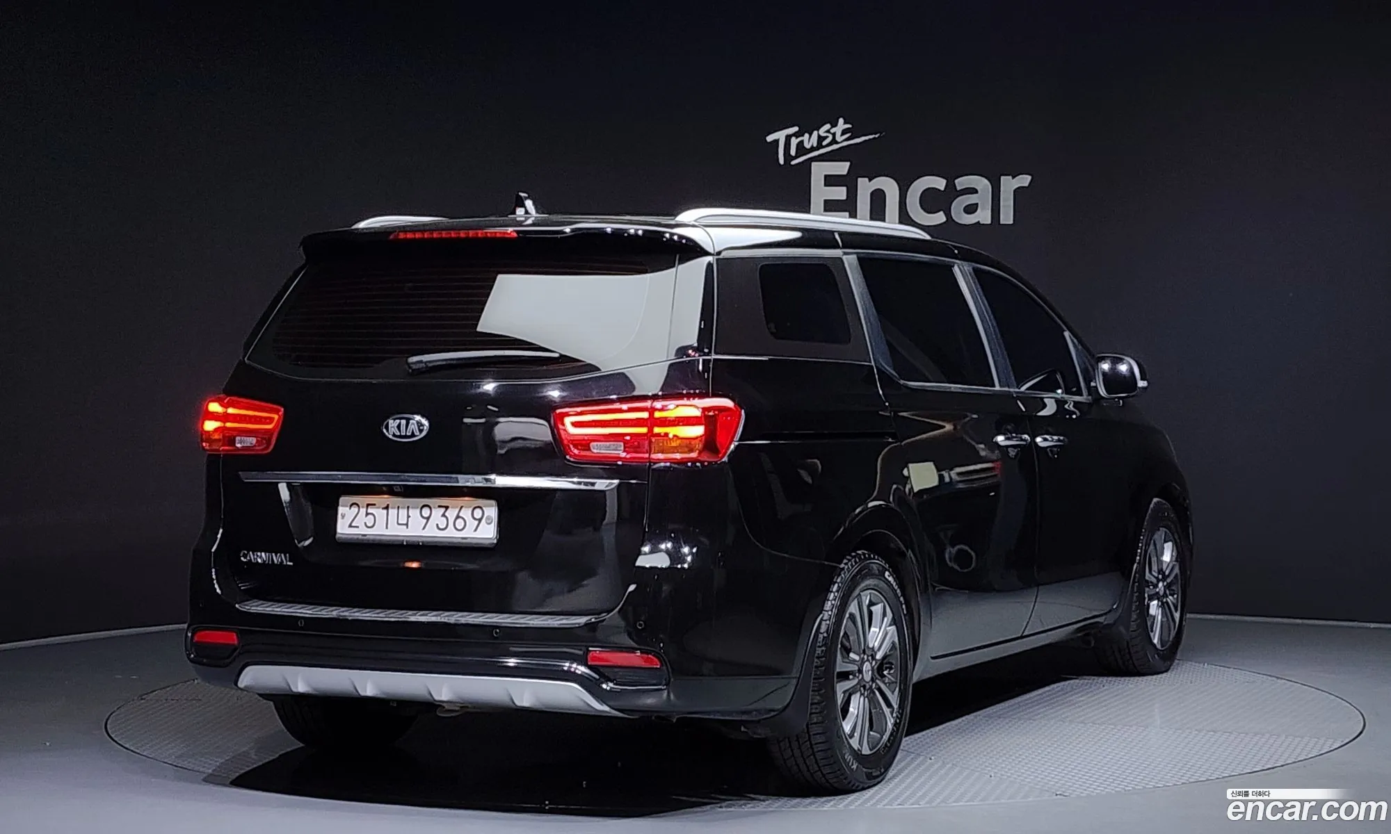 Kia Carnival Iii 9-Seater Luxury 2019 - фотография 18383815